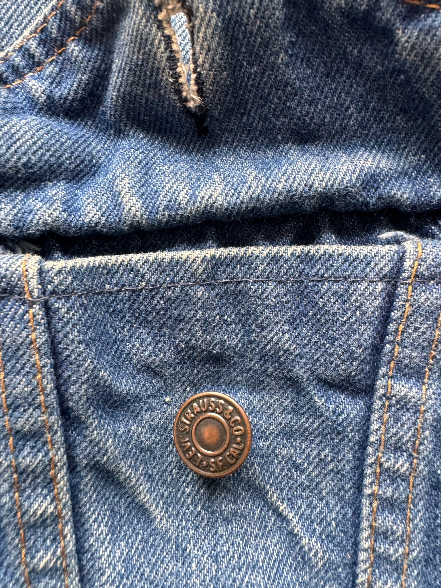 Black Single Needles Stitch on Vintage Made in USA Levis Type III Denim Trucker Jacket SZ 42