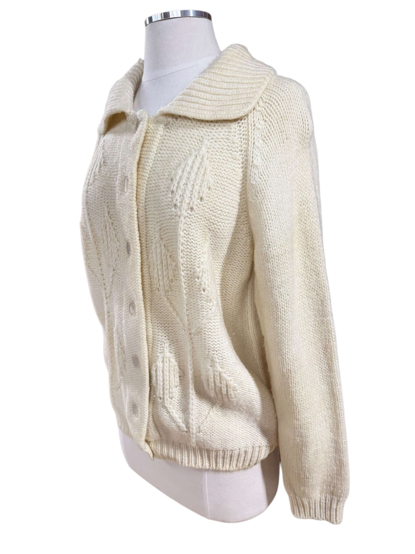 Side view of 1960s Wool Collared Cardigan M