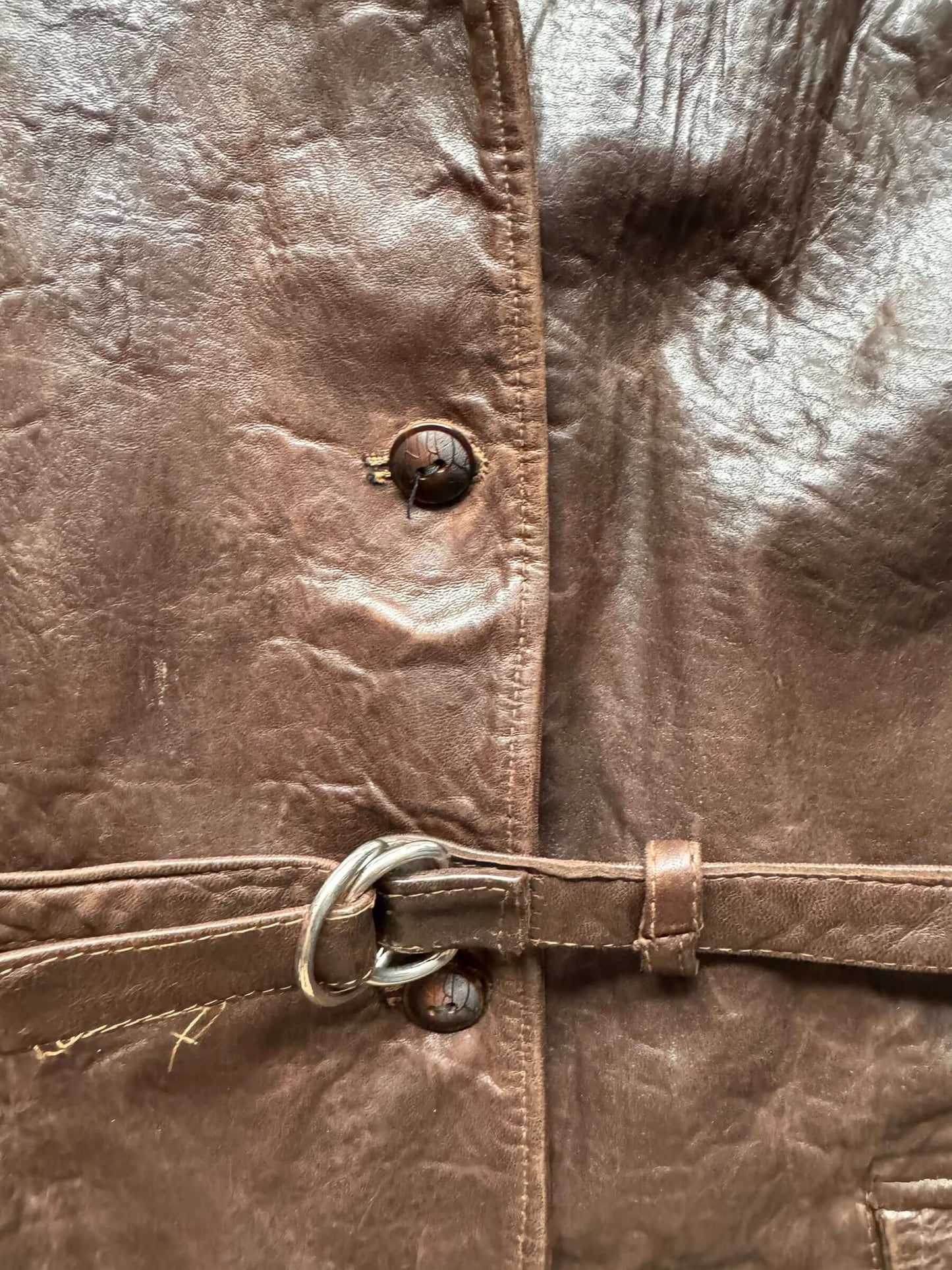 button and belt on Vintage Unbranded Belted Leather Jacket SZ M
