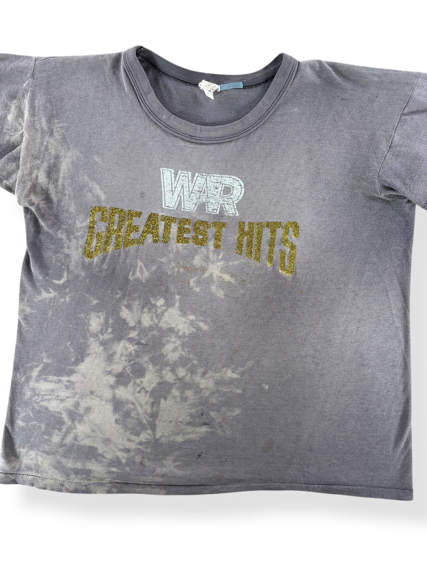 Front Close Up of Vintage War Greatest Hits Tie Dye Tee SZ M