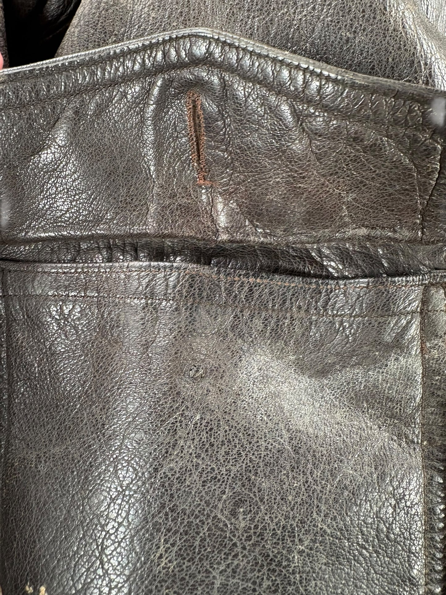 Missing Button on Vintage 40s Era G-1 Leather Flight Jacket SZ M AS IS