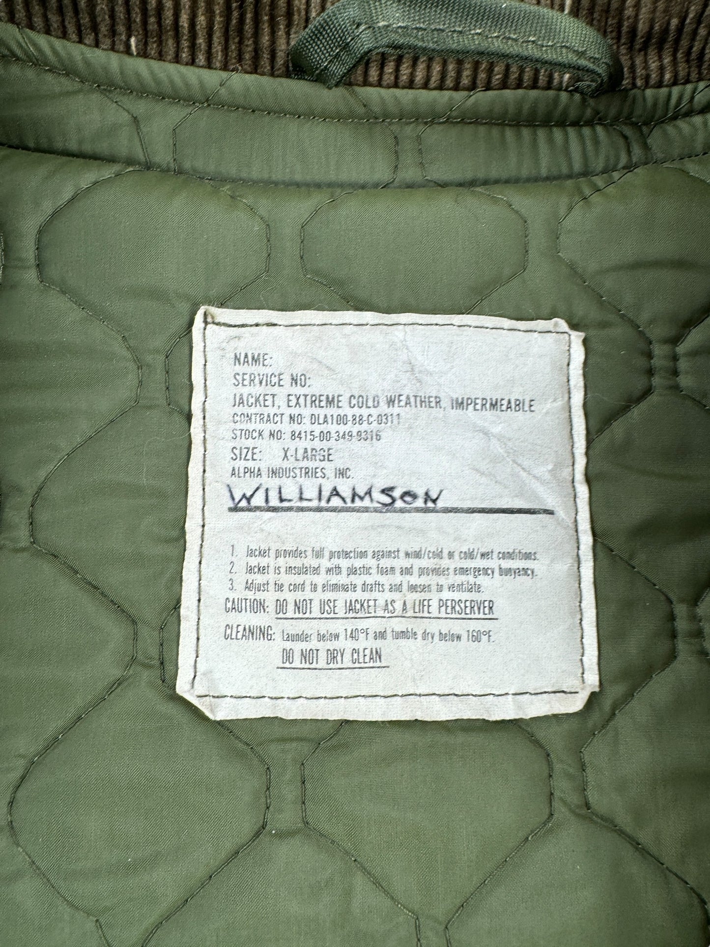 Tag on Vintage Extreme Cold Weather Military Jacket SZ XL