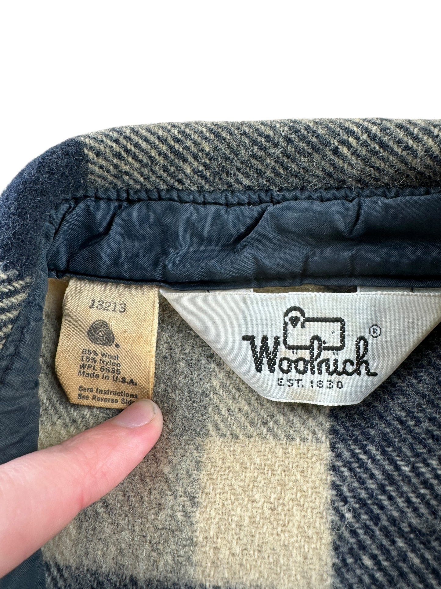 Tag on Vintage Woolrich Blue Grey and White Shacket SZ M