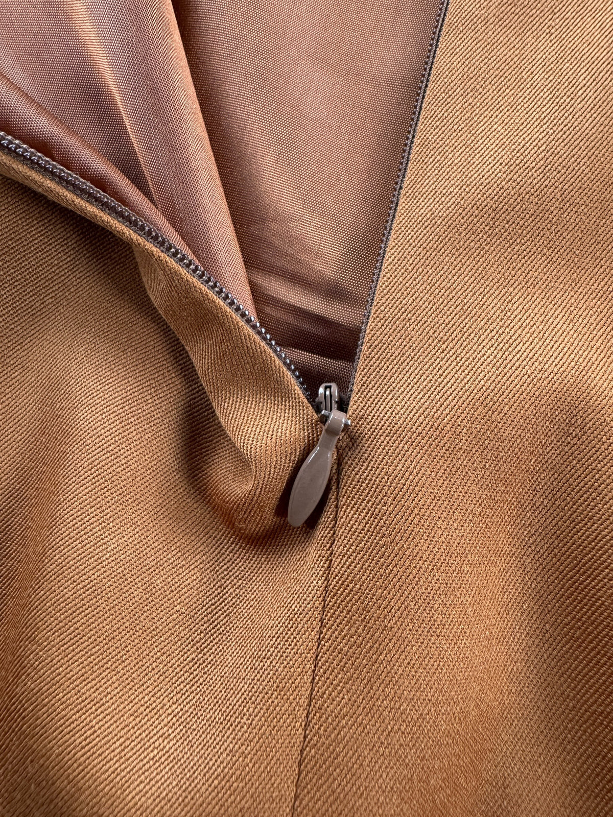 Close-up of zipper on Vintage 1990s Perry Ellis Wool Skirt W30