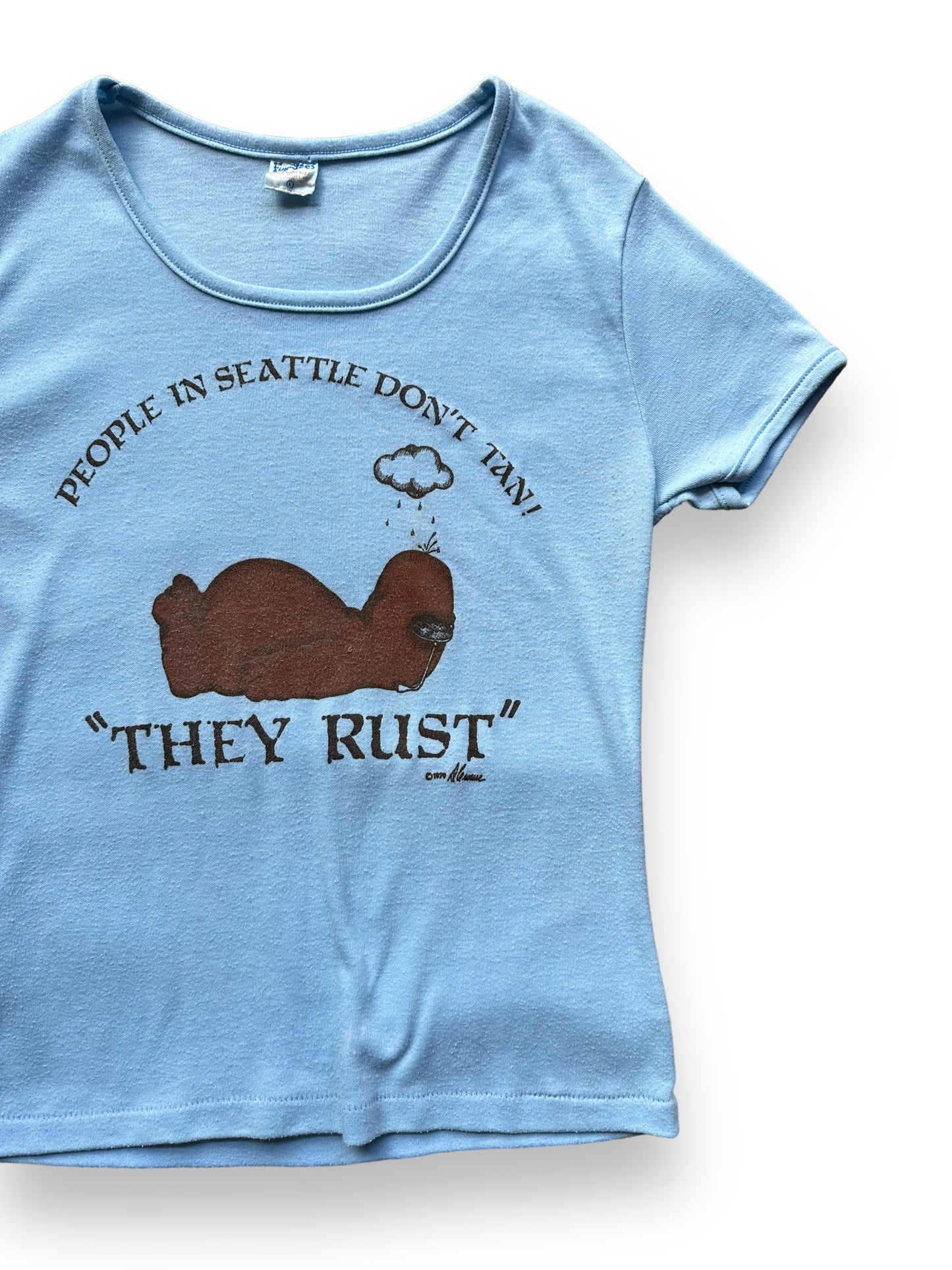 Front Left View of Vintage People in Seattle Don't Tan They Rust Tee SZ L | Vintage Seattle Tourist Tees | Barn Owl Vintage Tees Seattle