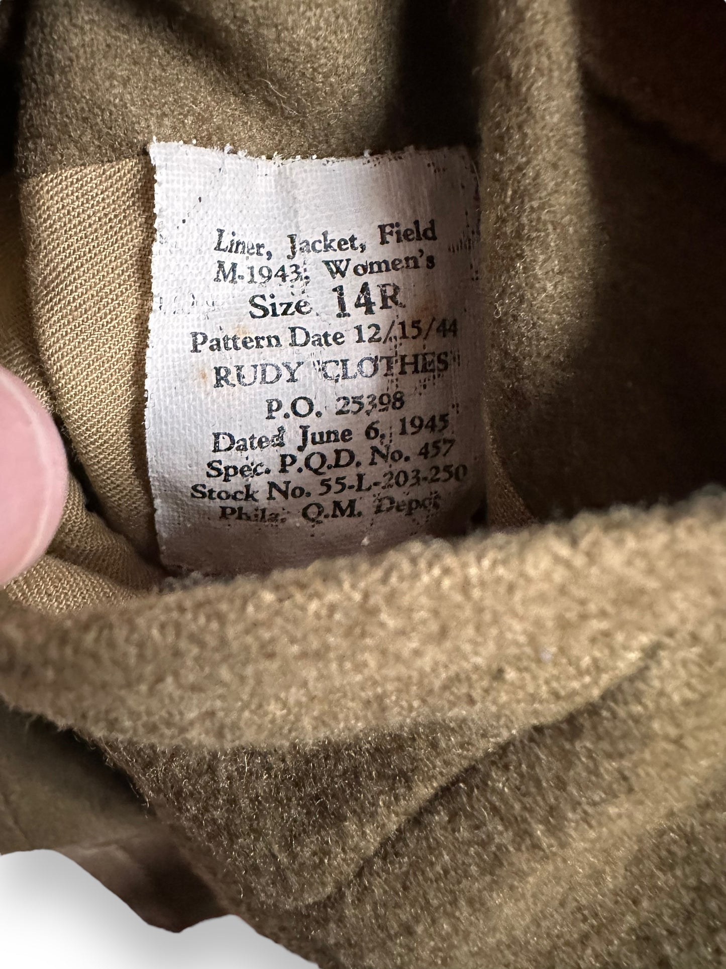 Tag View on Vintage WWII Era Womens Wool Field Liner SZ 14R | Vintage M-1943 Wool Jacket Seattle | Barn Owl Vintage Seattle