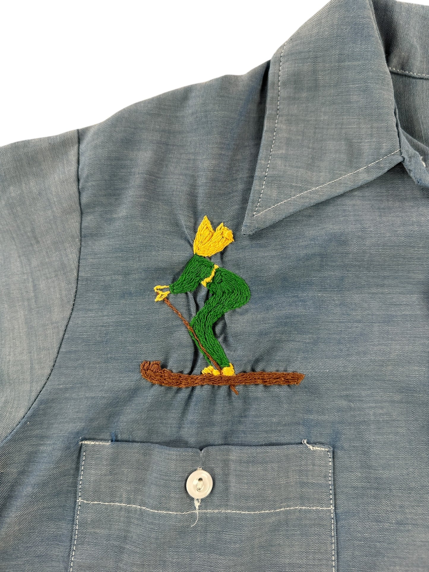 Skier Embroidery on Vintage Embroidered Short Sleeve Chambray Shirt SZ M