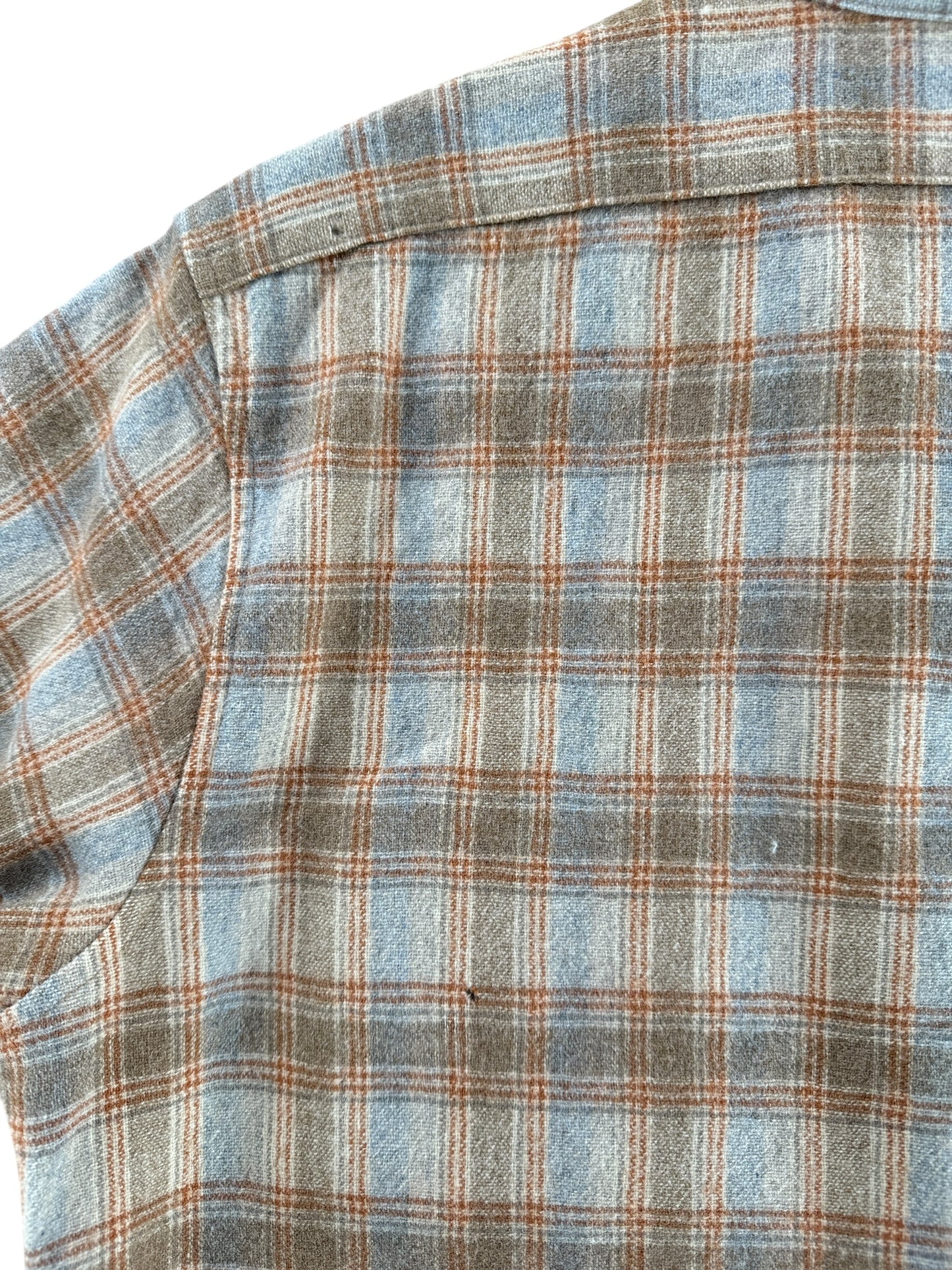 Holes on Vintage Short Sleeve Pendleton Flannel SZ L