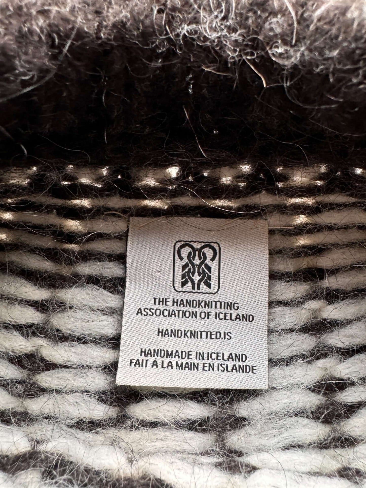 tag on Vintage Black and White Icelandic Wool Sweater SZ XL