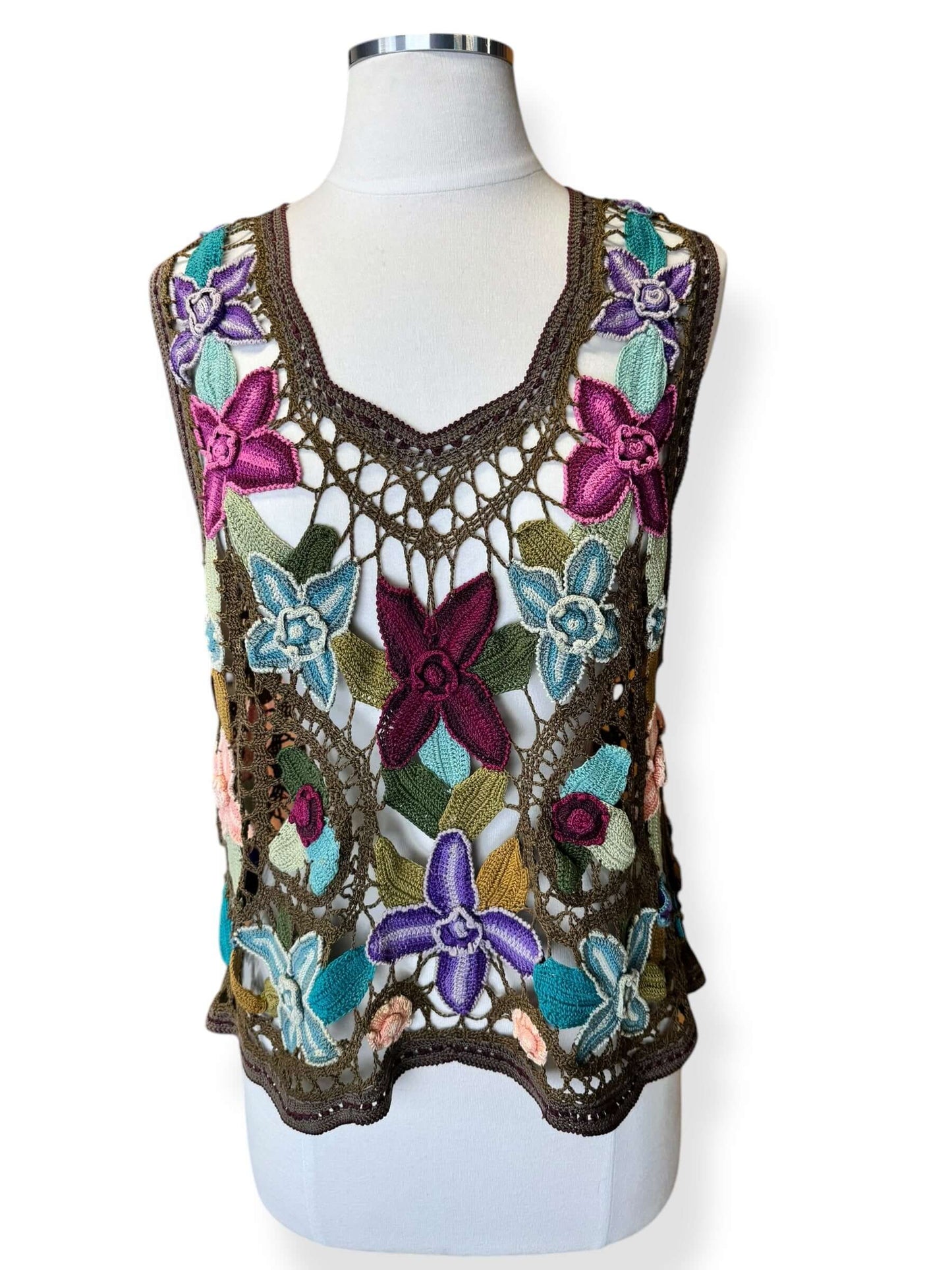 Front view of Vintage Floral Crochet Top L