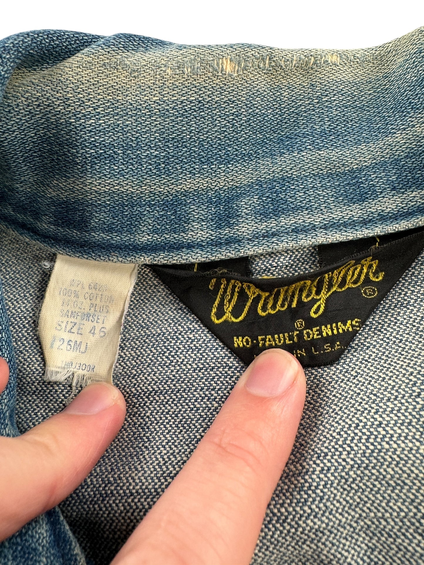 Tag on Vintage Wrangler 25MJ Denim Jacket SZ 46