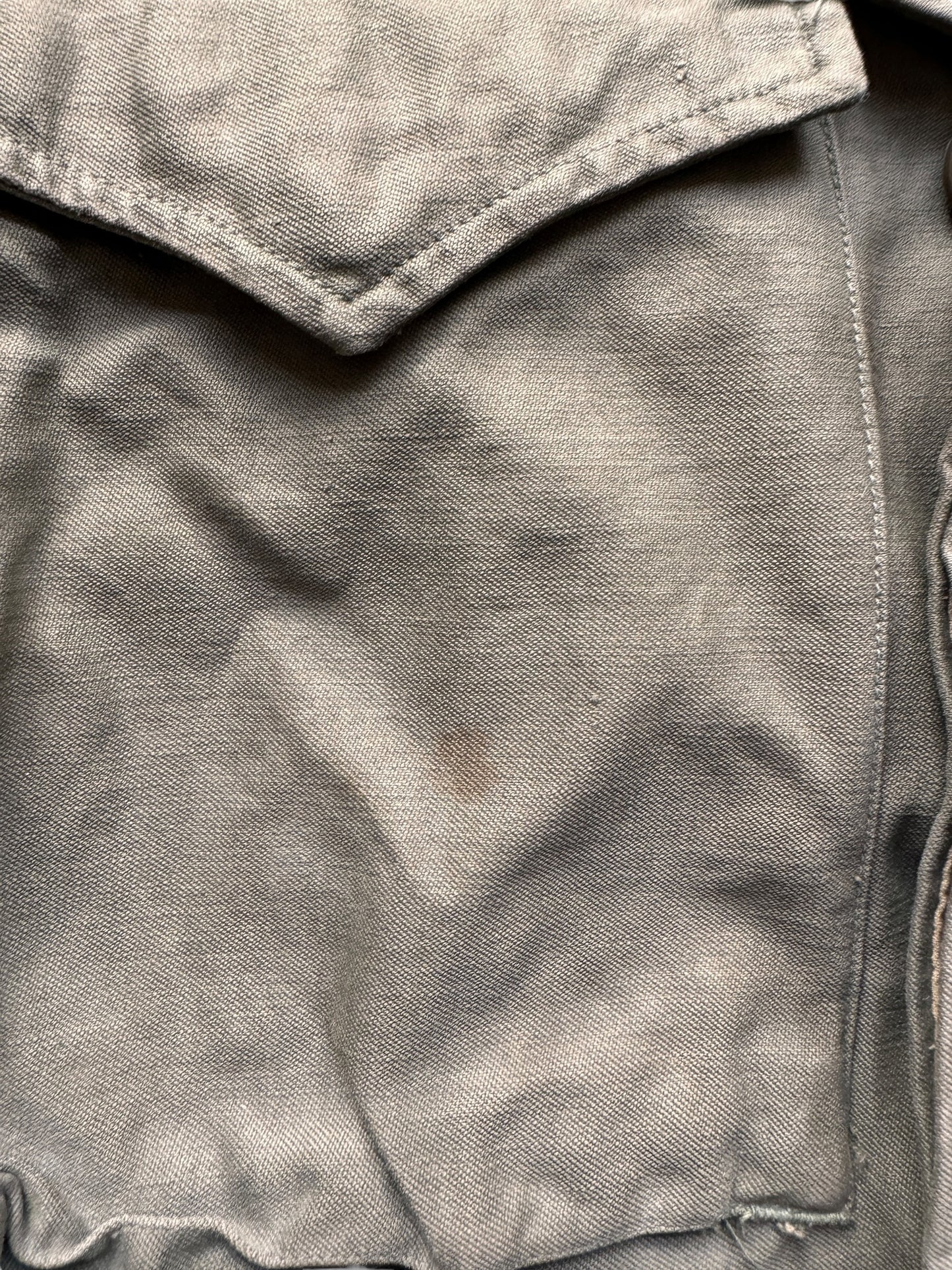 stain on pocket of Vintage WWII Era M-1943 Field Jacket SZ M