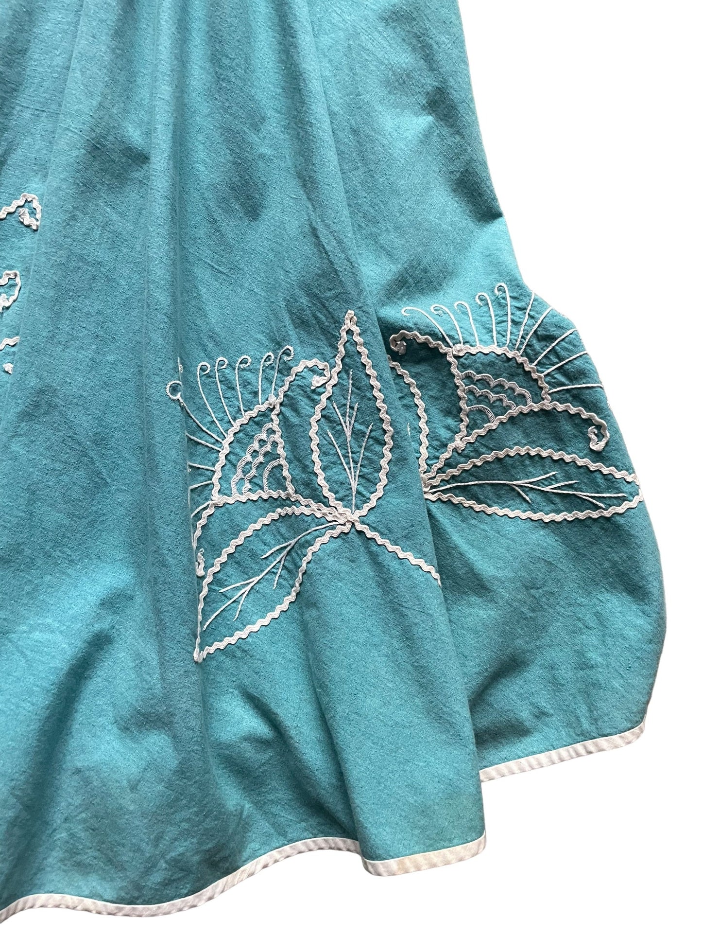 More ric rac detail of Vintage 1950s Ricrac Circle Skirt SZ XS | Vintage Ladies Clothing | Barn Owl Seattle