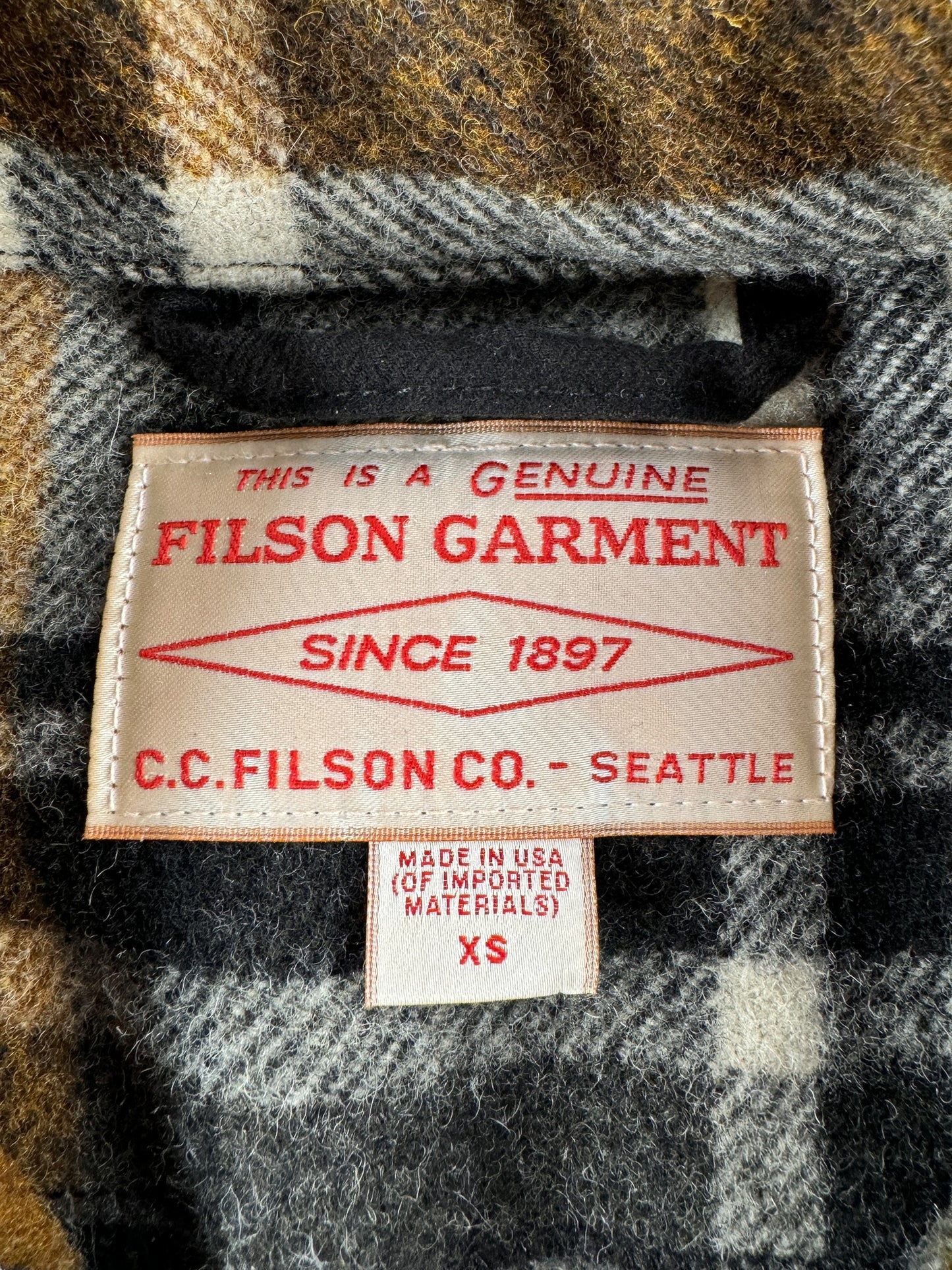 Label on Modern Ladies Filson Wool Plaid Jacket SZ XS