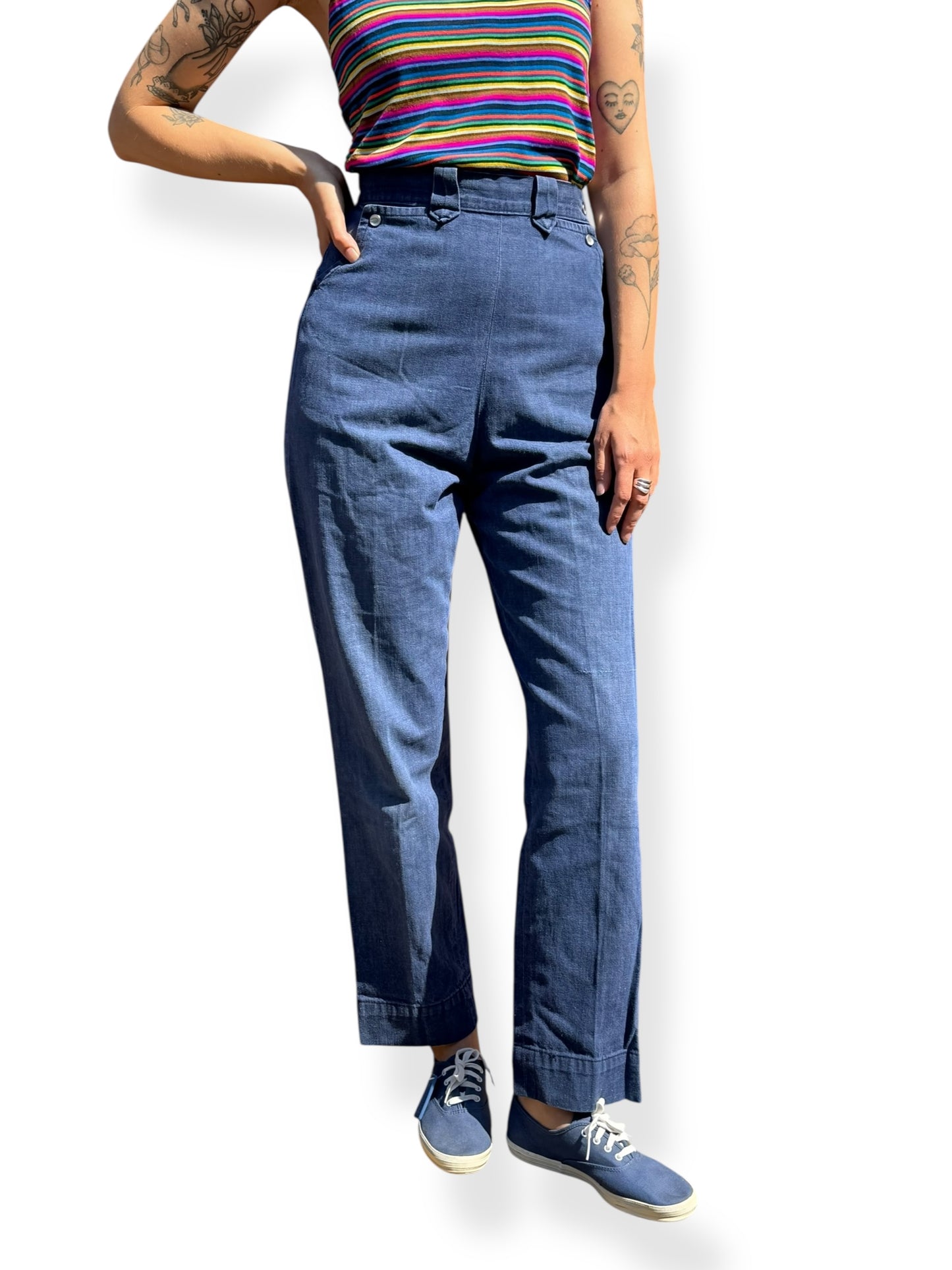 Front On Body View Close Up of Vintage Lee Frontier Lady Side Zip Jeans W25