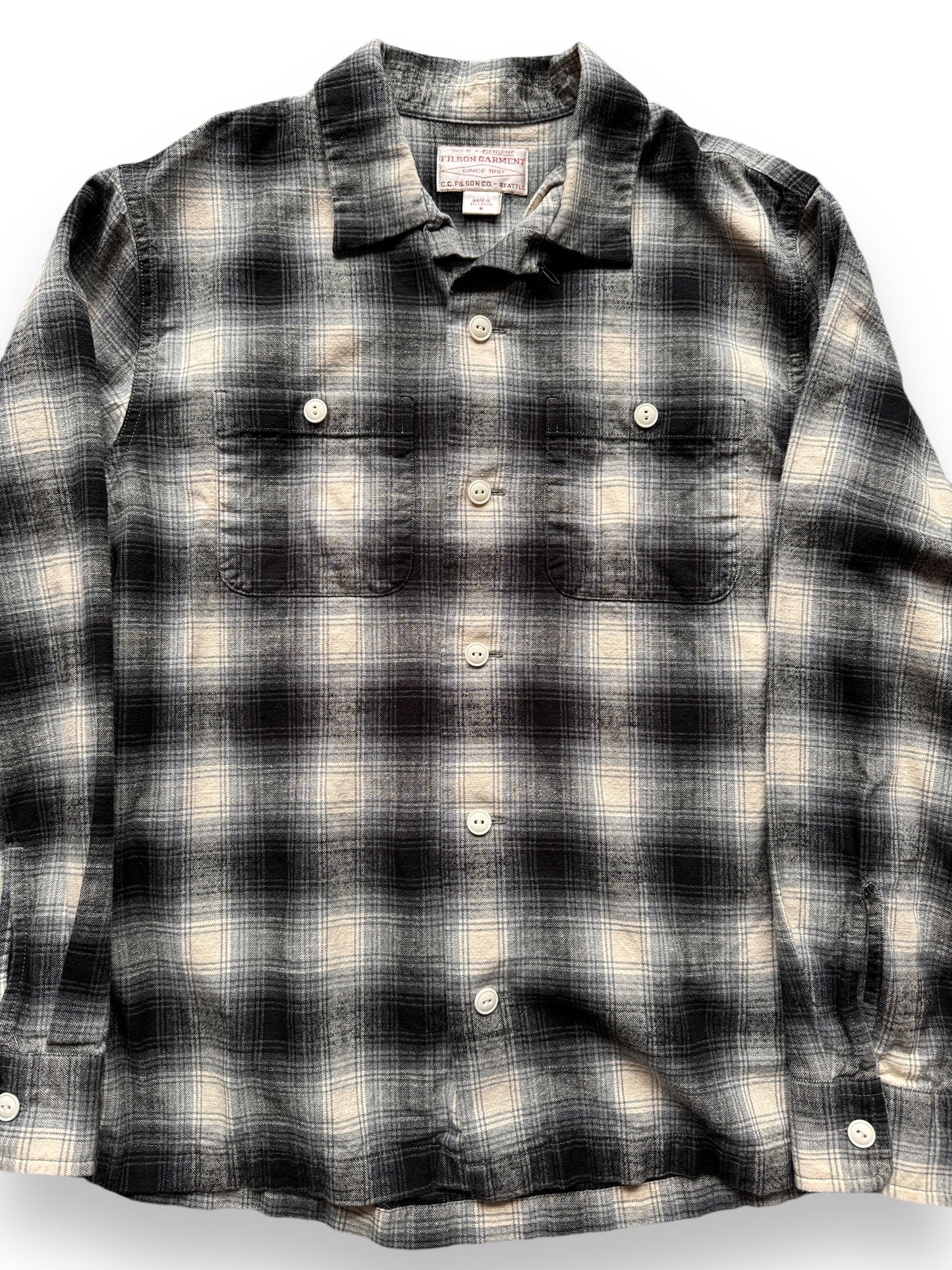 front close up of Filson Shadowplaid Elk Heights Flannel SZ S
