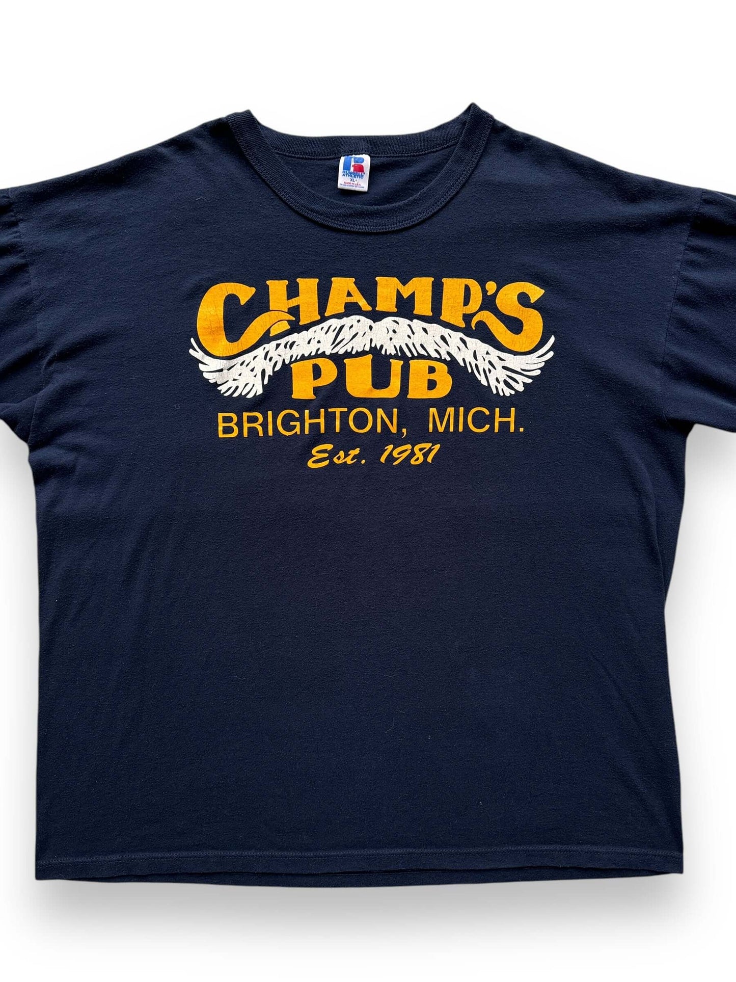 front close up of Vintage Champ's Pub Tee SZ XL