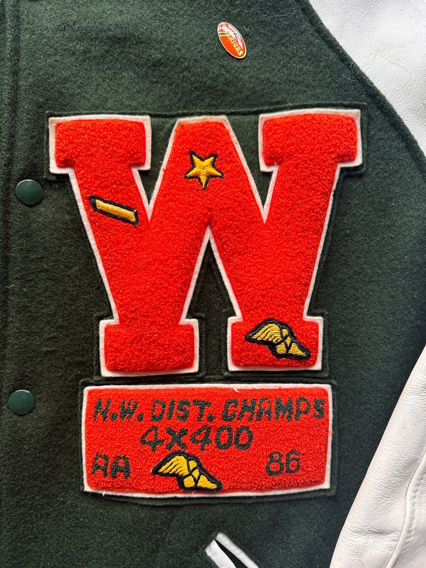 Close Up of Patches Vintage 1987 Woodway Varsity Jacket SZ XL