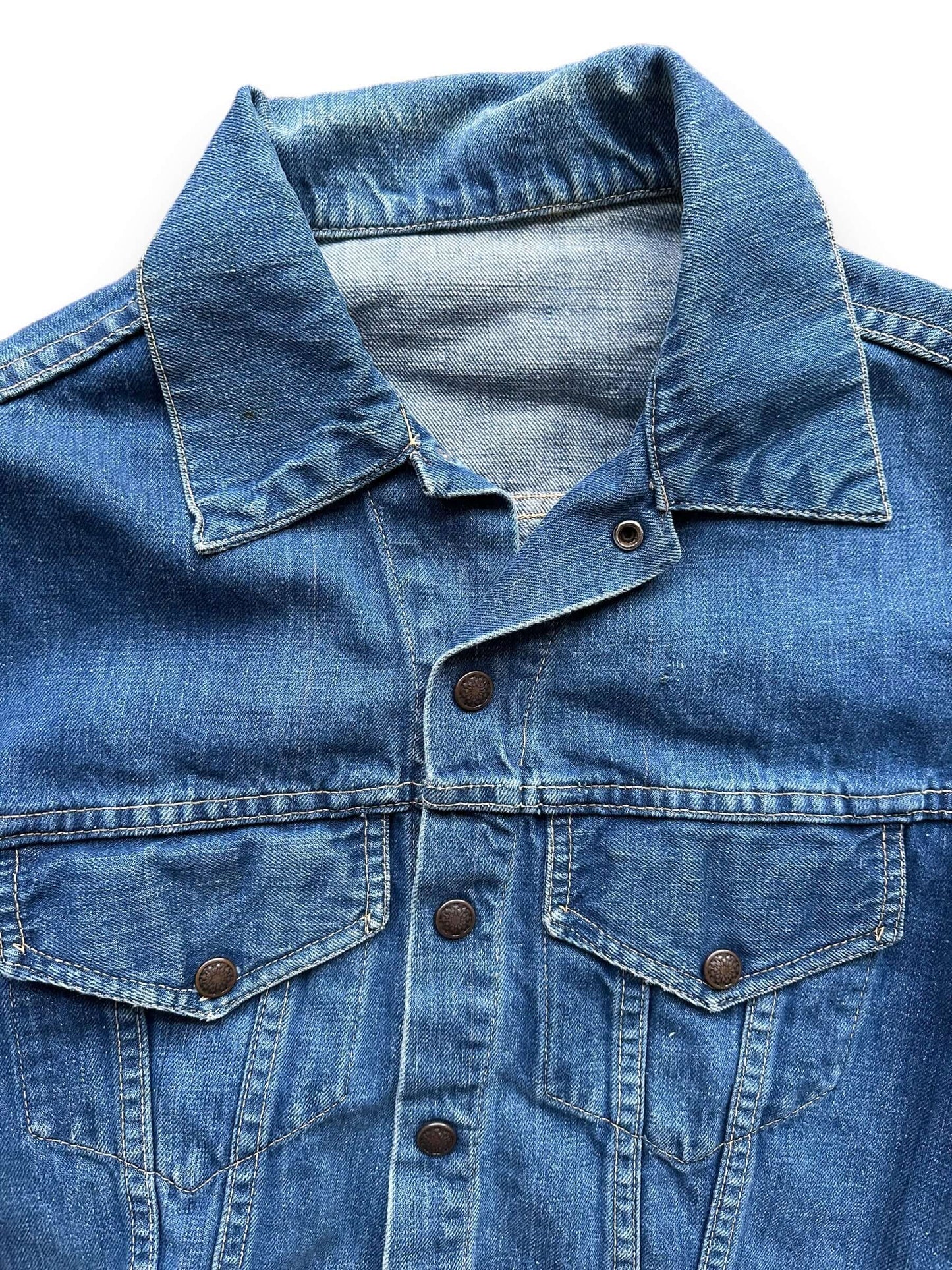 Upper Front View of Vintage Unbranded Type 3 Denim Jacket SZ M | Vintage Denim Jacket Seattle | Seattle Vintage Denim