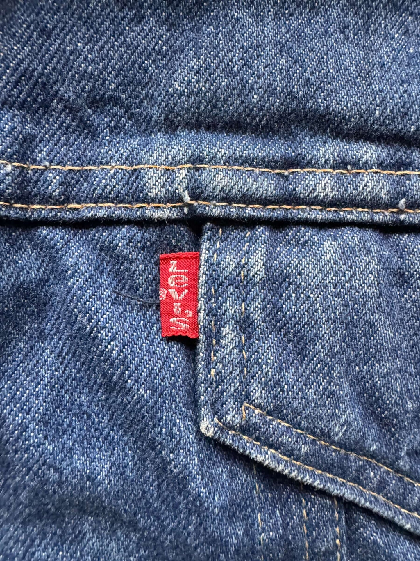 tab on Vintage Levi's Sherpa Type III Denim Jacket SZ 44