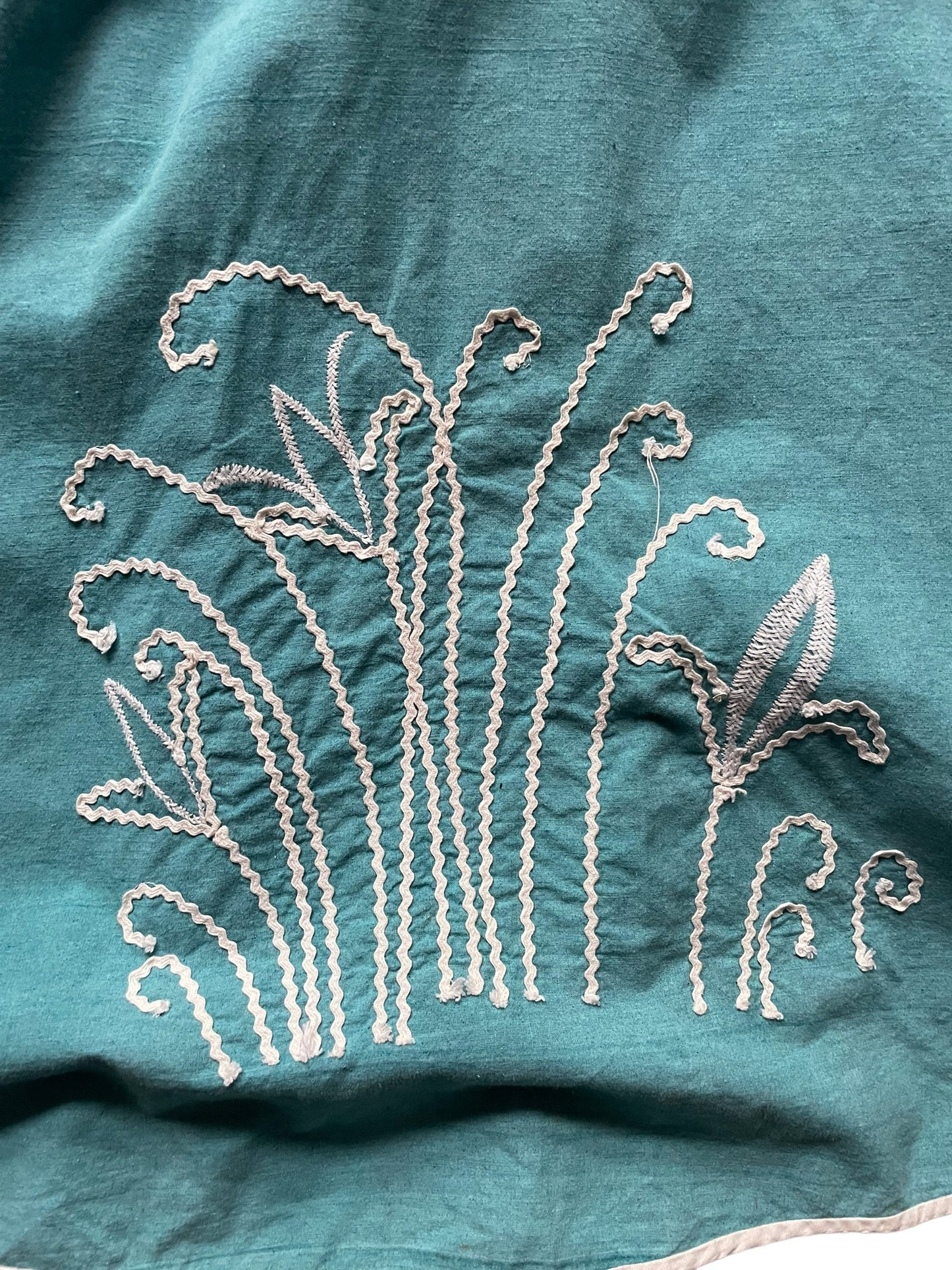 Ricrac detail of Vintage 1950s Ricrac Circle Skirt SZ XS | Vintage Ladies Clothing | Barn Owl Seattle