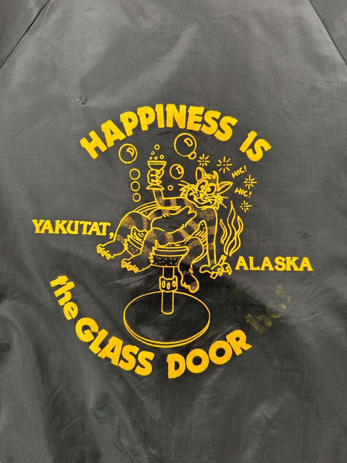 Back Graphic of Vintage Glass Door Bar Yakutat Alaska Coaches Jacket SZ M