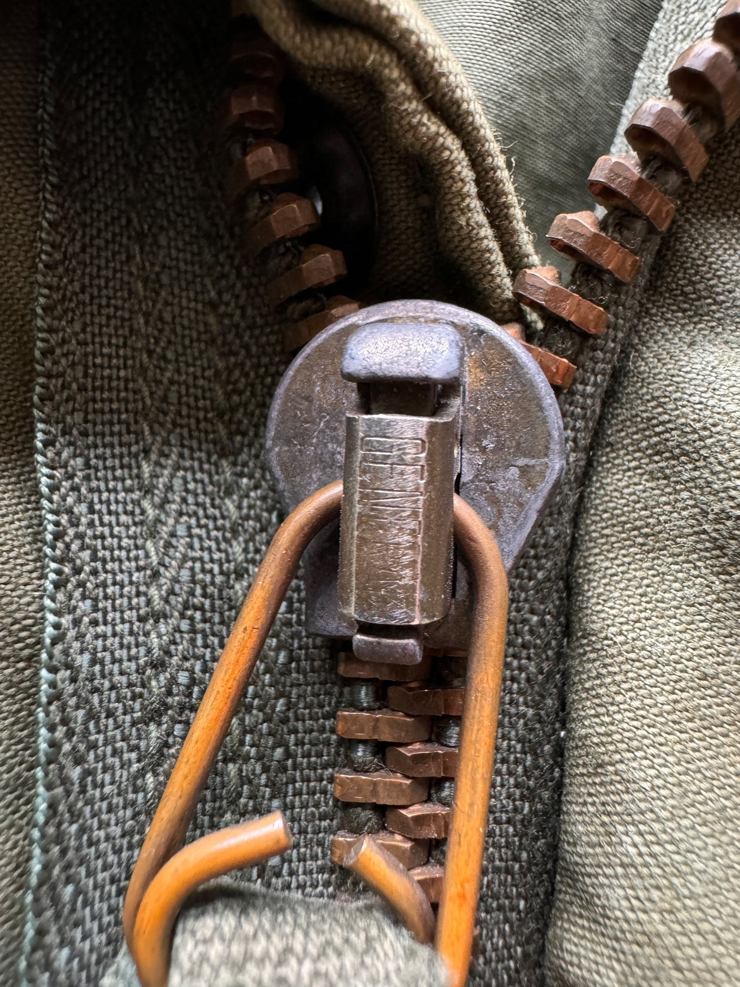 zipper on Vintage M-65 Field Jacket SZ M