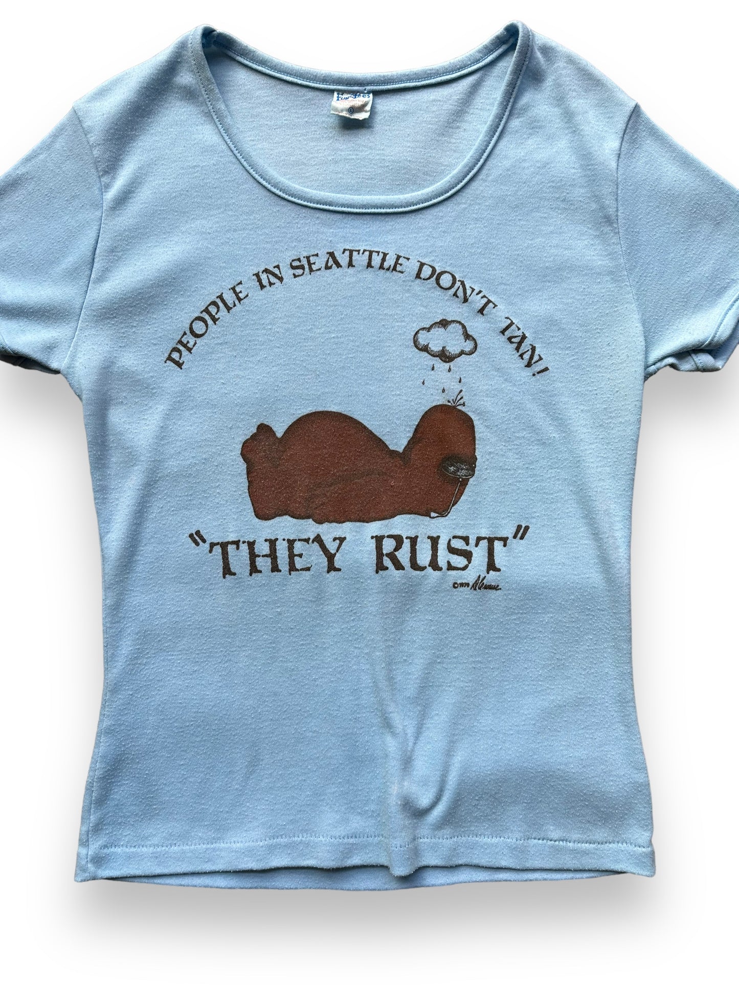 Front Detail on Vintage People in Seattle Don't Tan They Rust Tee SZ L | Vintage Seattle Tourist Tees | Barn Owl Vintage Tees Seattle