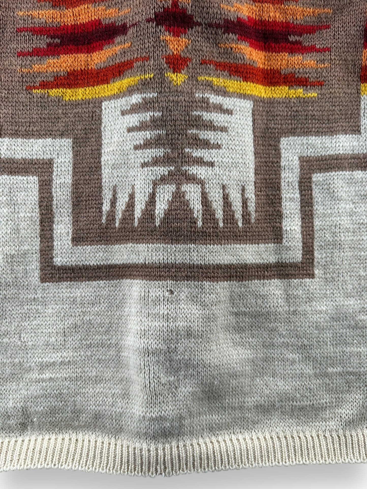 small hole on Vintage Pendleton HGWW Cardigan Sweater SZ L