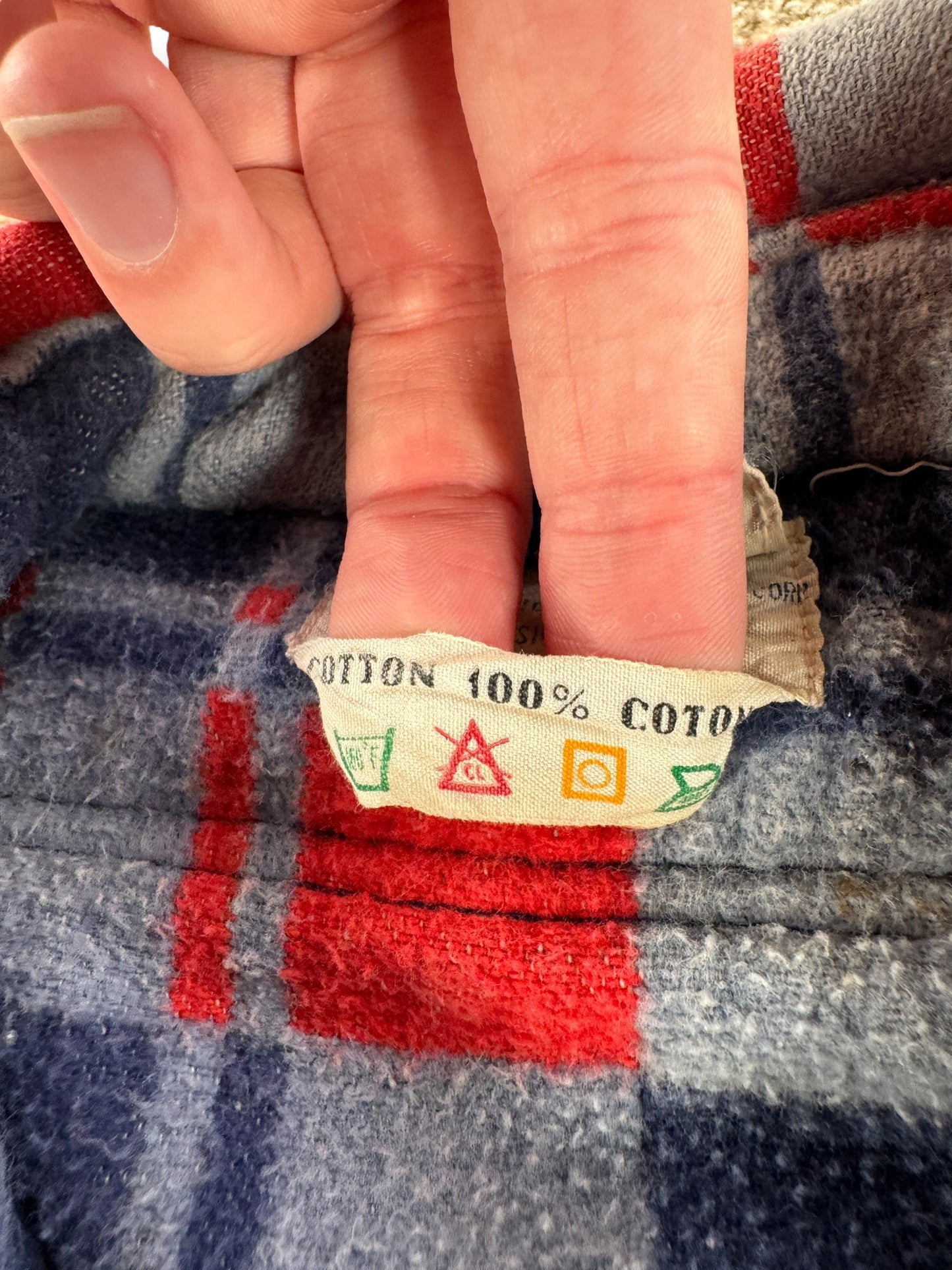 Label on Vintage Red & Blue Champion Cotton Camp Blanket Flannel SZ M