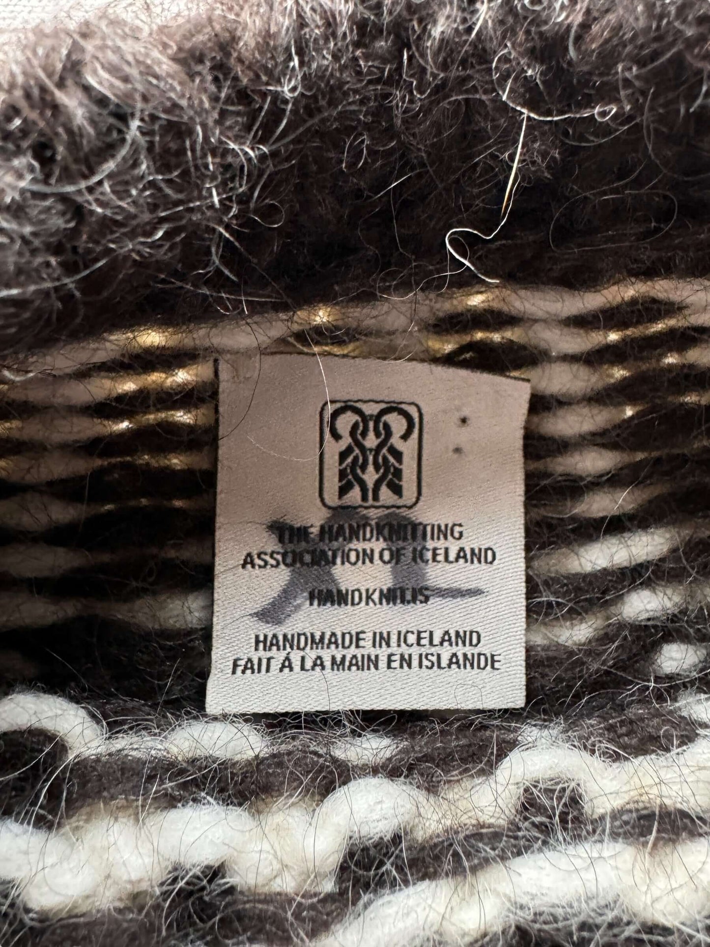 Tag of Vintage Brown & Cream Handknit Icelandic Sweater SZ XL