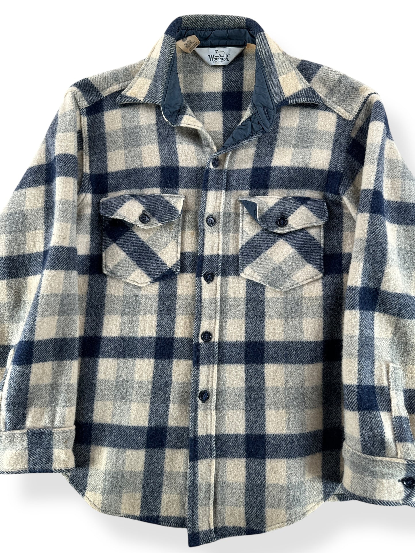 Front Close Up of Vintage Woolrich Blue Grey and White Shacket SZ M