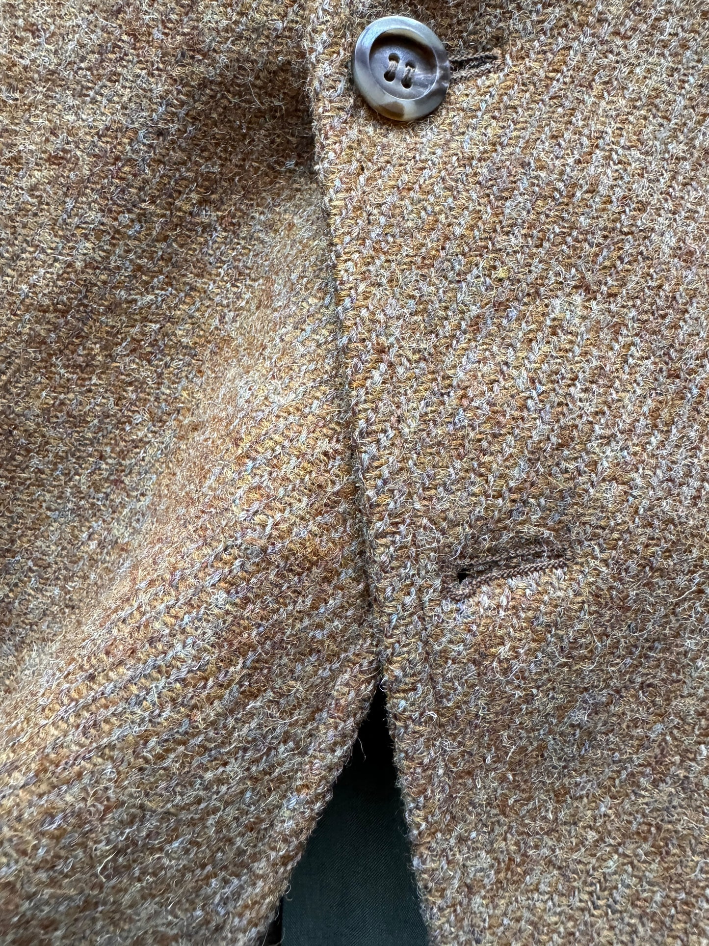 Missing Button on Eddie Bauer Harris Tweed Sportcoat SZ L