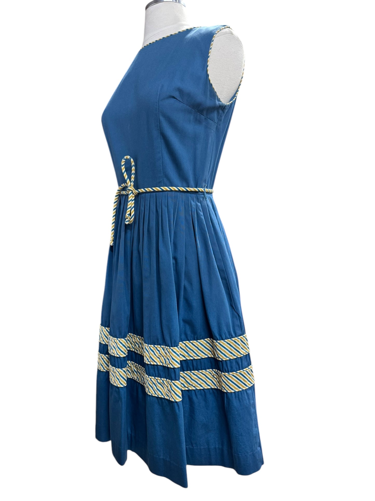 Side view of 1950s Blue Cotton Dress M