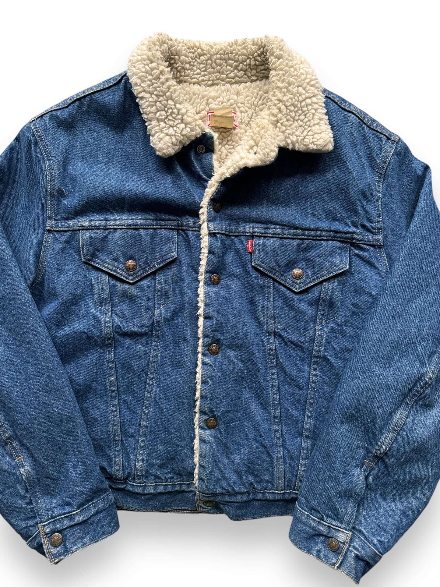 front close up of Vintage Levi's Sherpa Type III Denim Jacket SZ 44