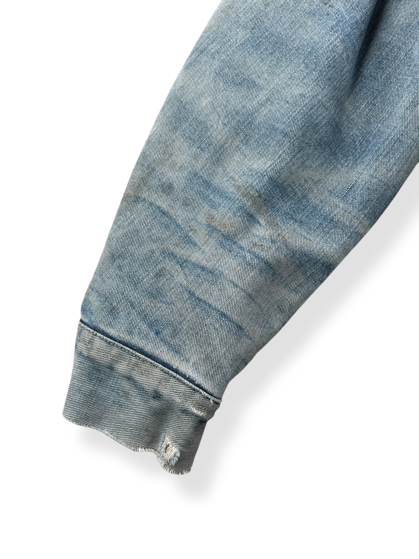 Fading on Sleeve of Vintage Lee Union Made Storm Rider SZ 42