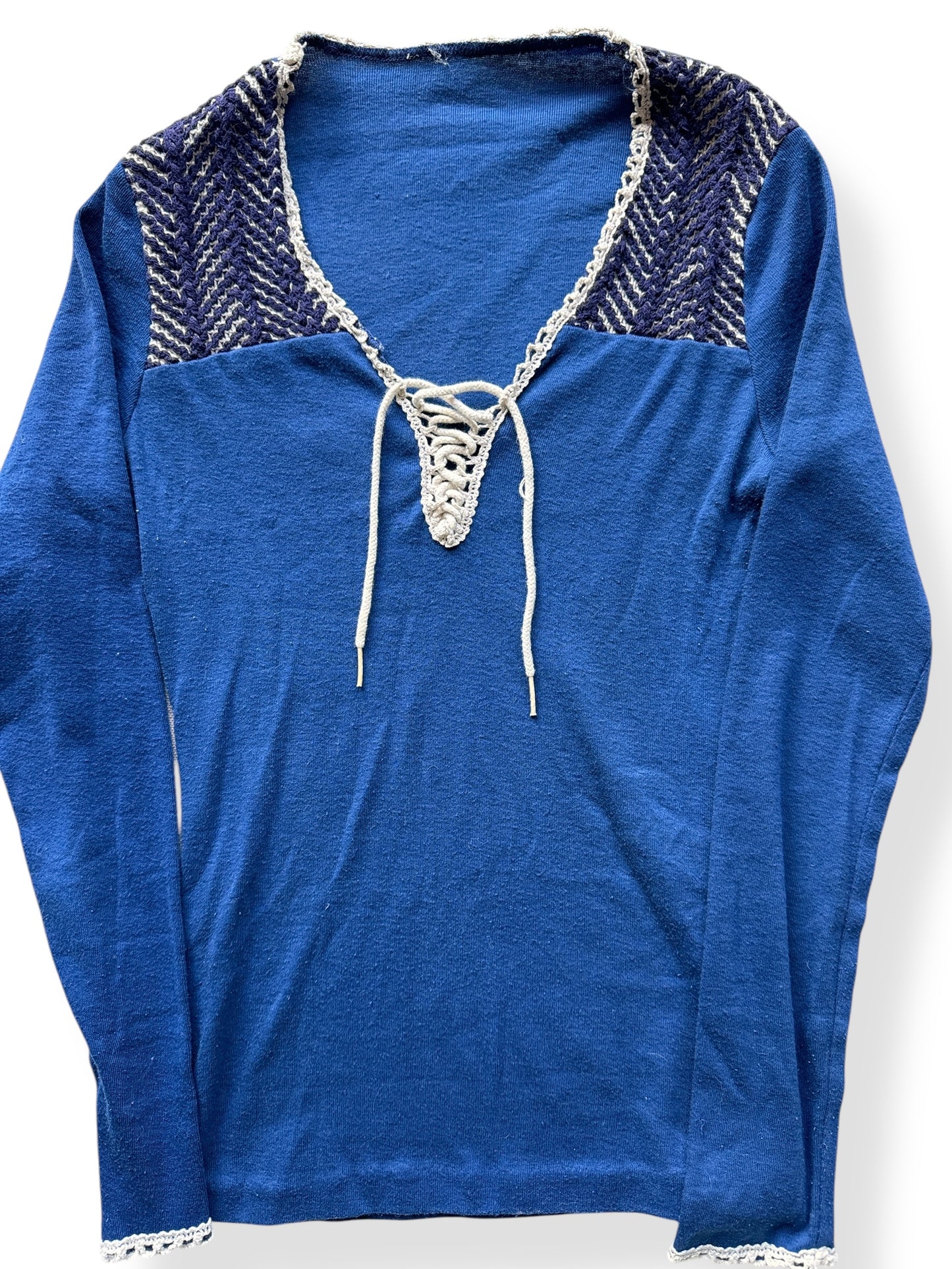 Front Close Up of Vintage Ladies Boho Drawstring Top SZ XS