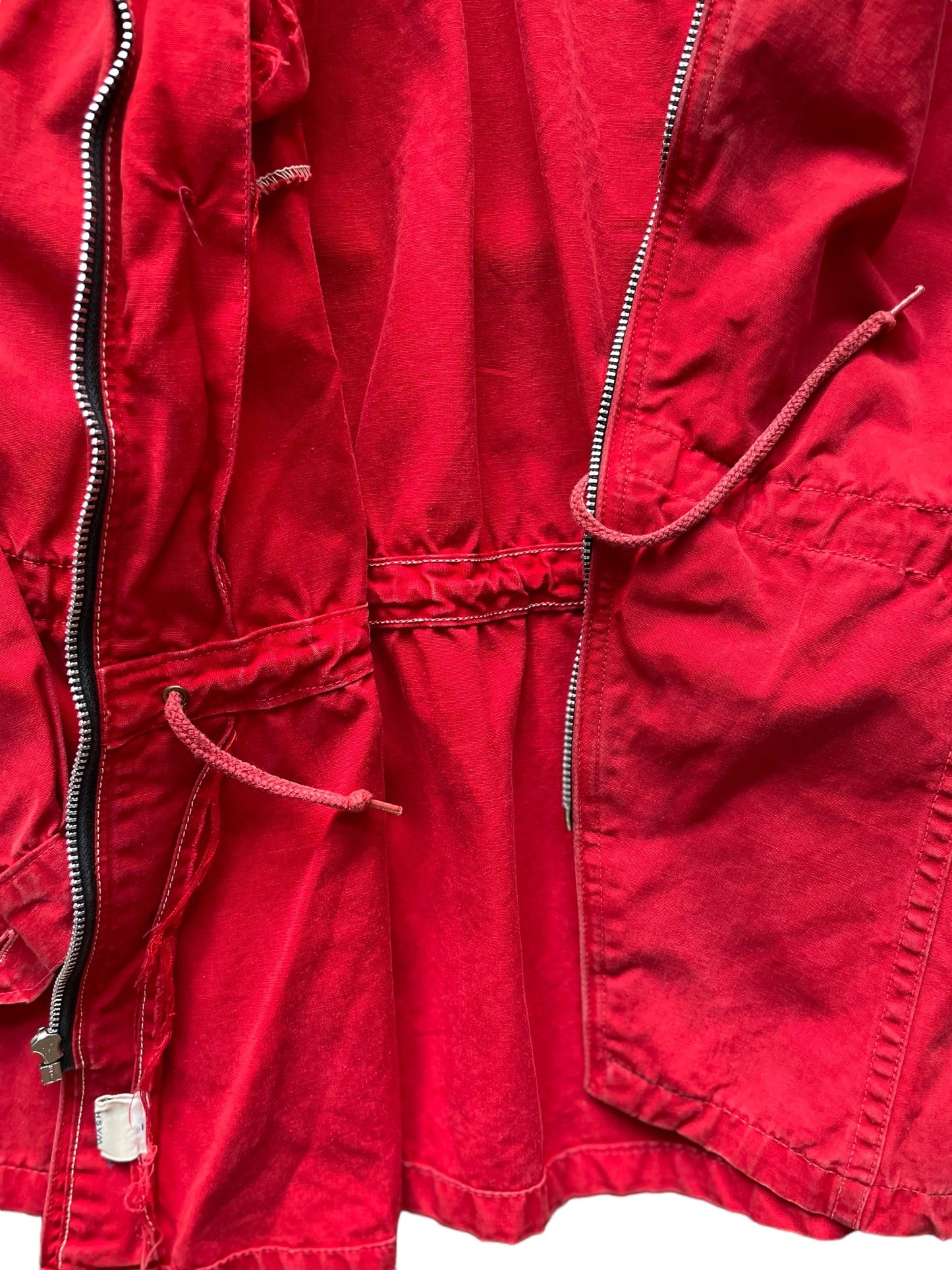 Interior view of drawstring waist Vintage 1970s Diagonal Zip Ski Jacket| Seattle True Vintage | Barn Owl Vintage