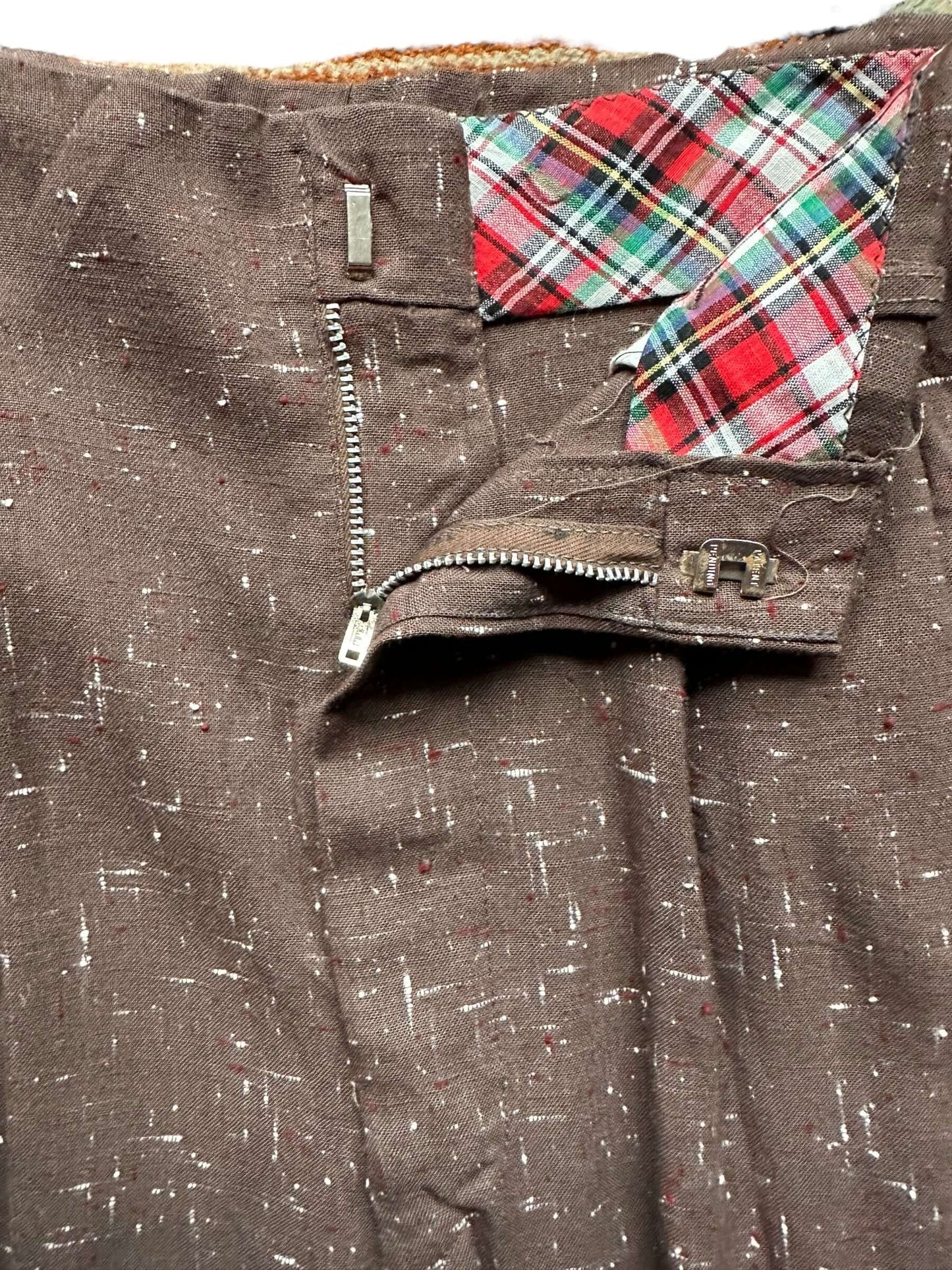 Zipper and Clasp on Vintage Atomic Fleck Rayon Shorts W30 | Barn Owl Vintage Goods | Vintage Shorts Seattle