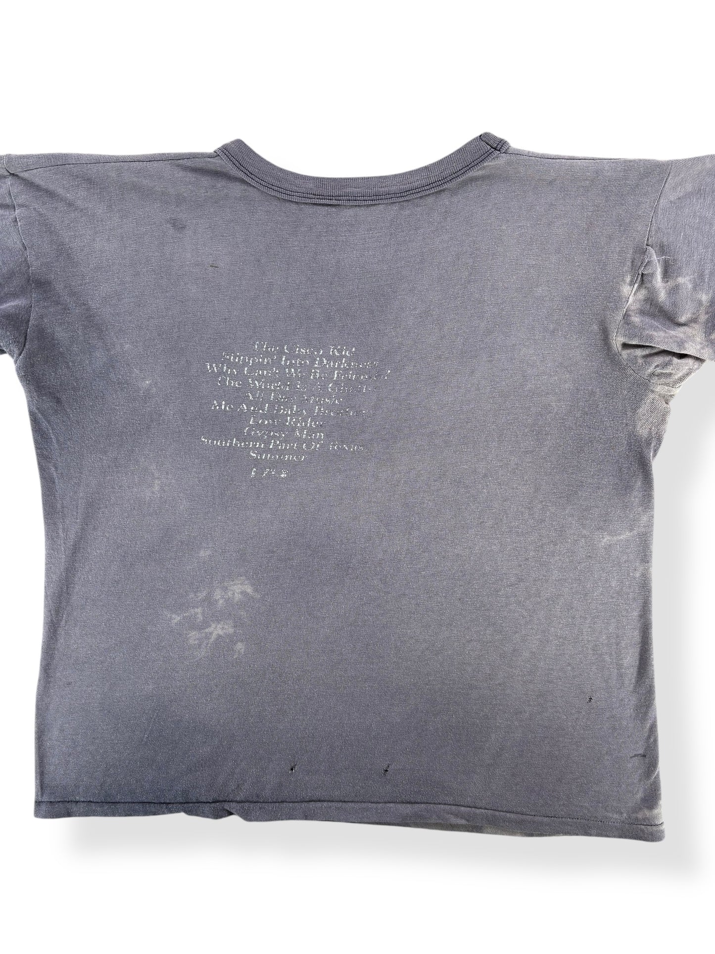 Back Close Up of Vintage War Greatest Hits Tie Dye Tee SZ M