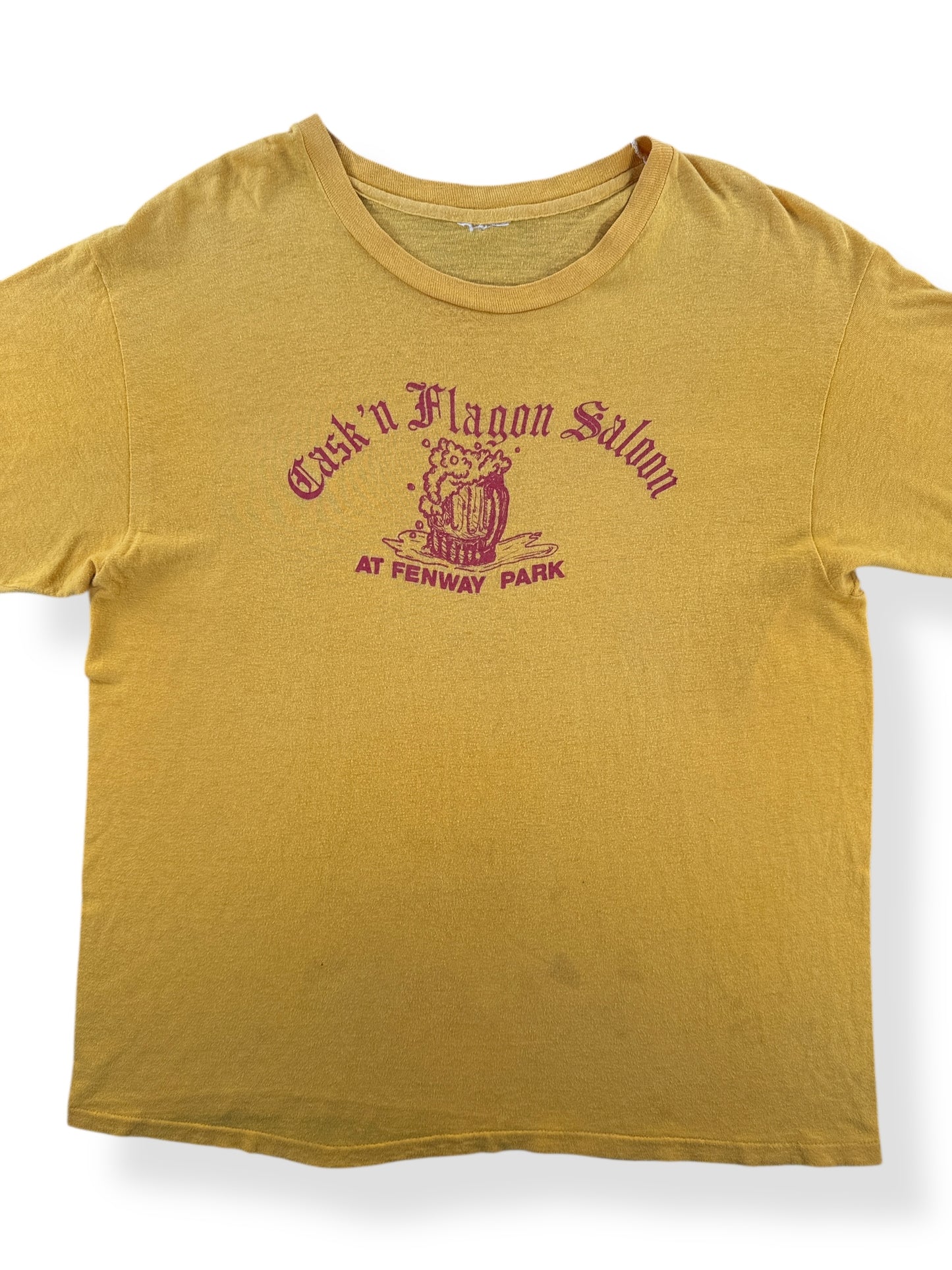 Front Close Up of Vintage Yellow Cask 'n Flagon Saloon Boston Tee SZ L