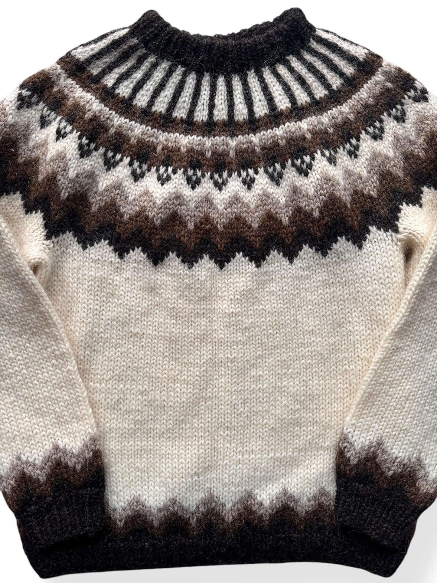 Front Close Up of Vintage Brown & Cream Handknit Icelandic Sweater SZ XL