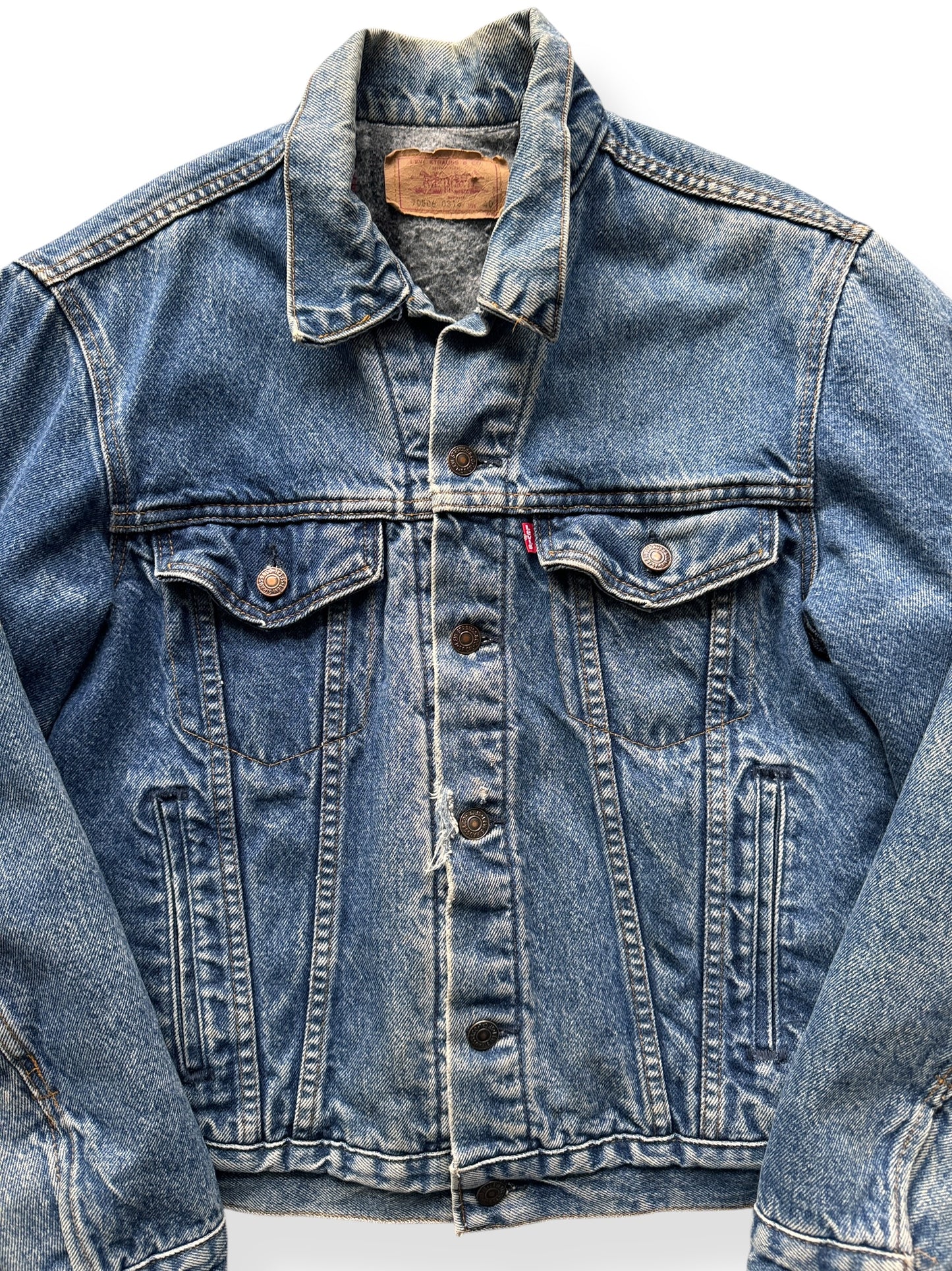 Front Close Up of Vintage Levis Blanket Lined 4-Pocket Trucker Jacket SZ L