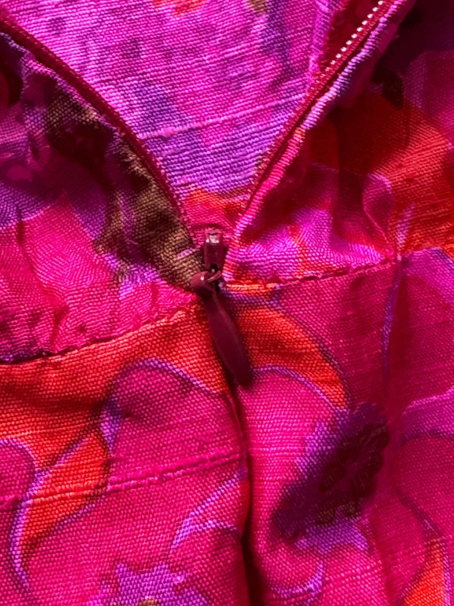 Close up of zipper on Vintage 1960s Pink Floral Silk Dress