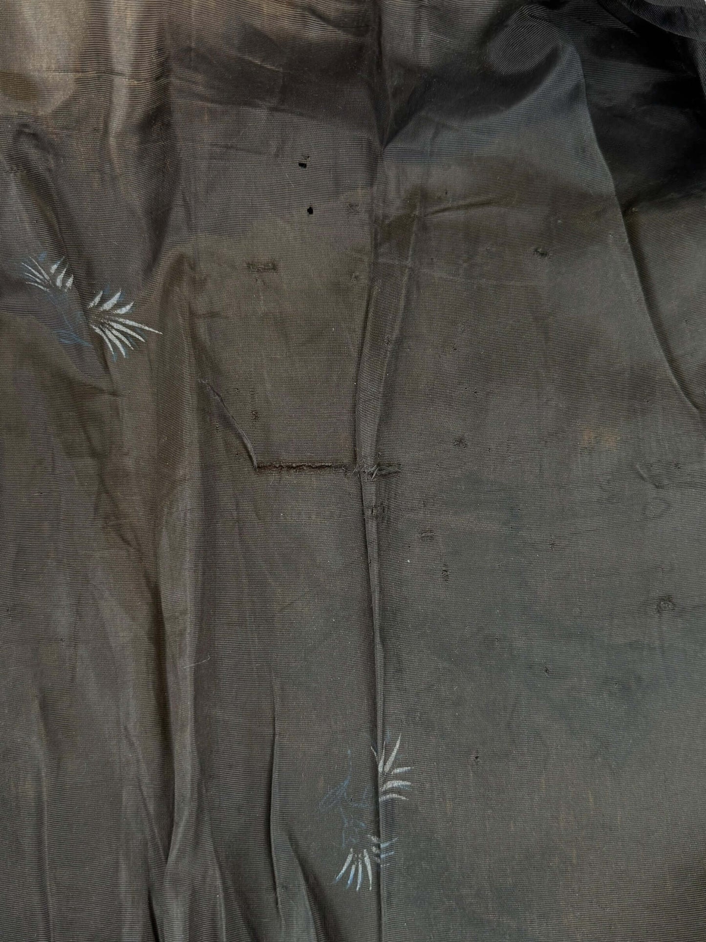 Lining view of 1940s Mouton Fur Coat L