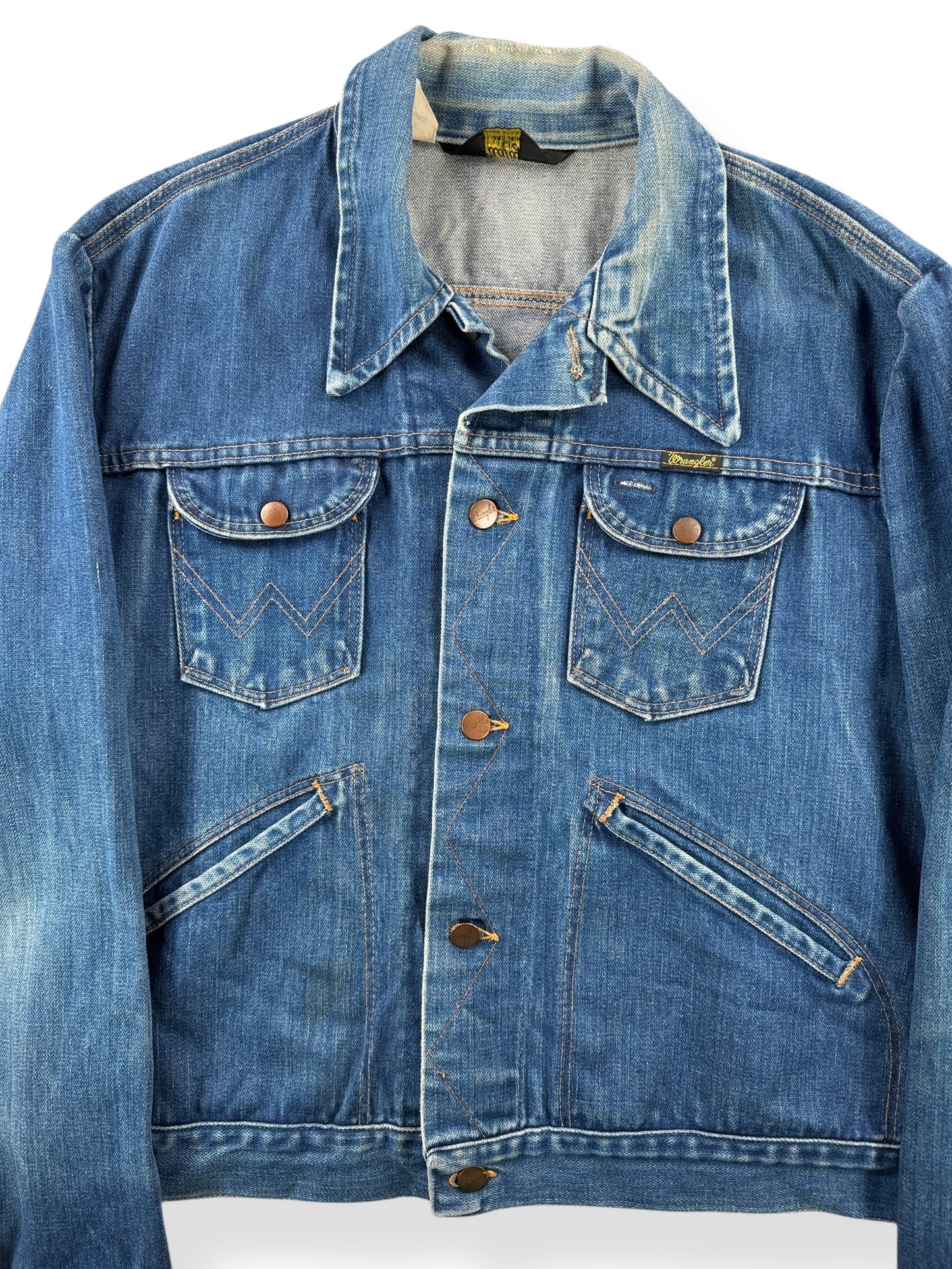 Front Close Up of Vintage Wrangler 25MJ Denim Jacket SZ 46