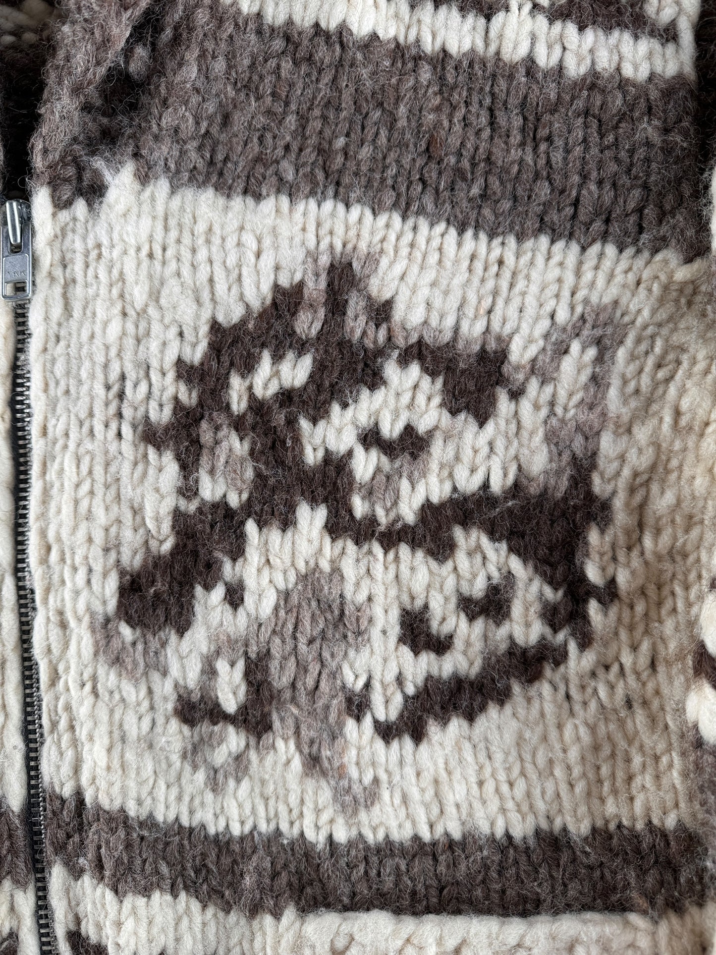 Design on Vintage Wolf Cowichan SZ XL