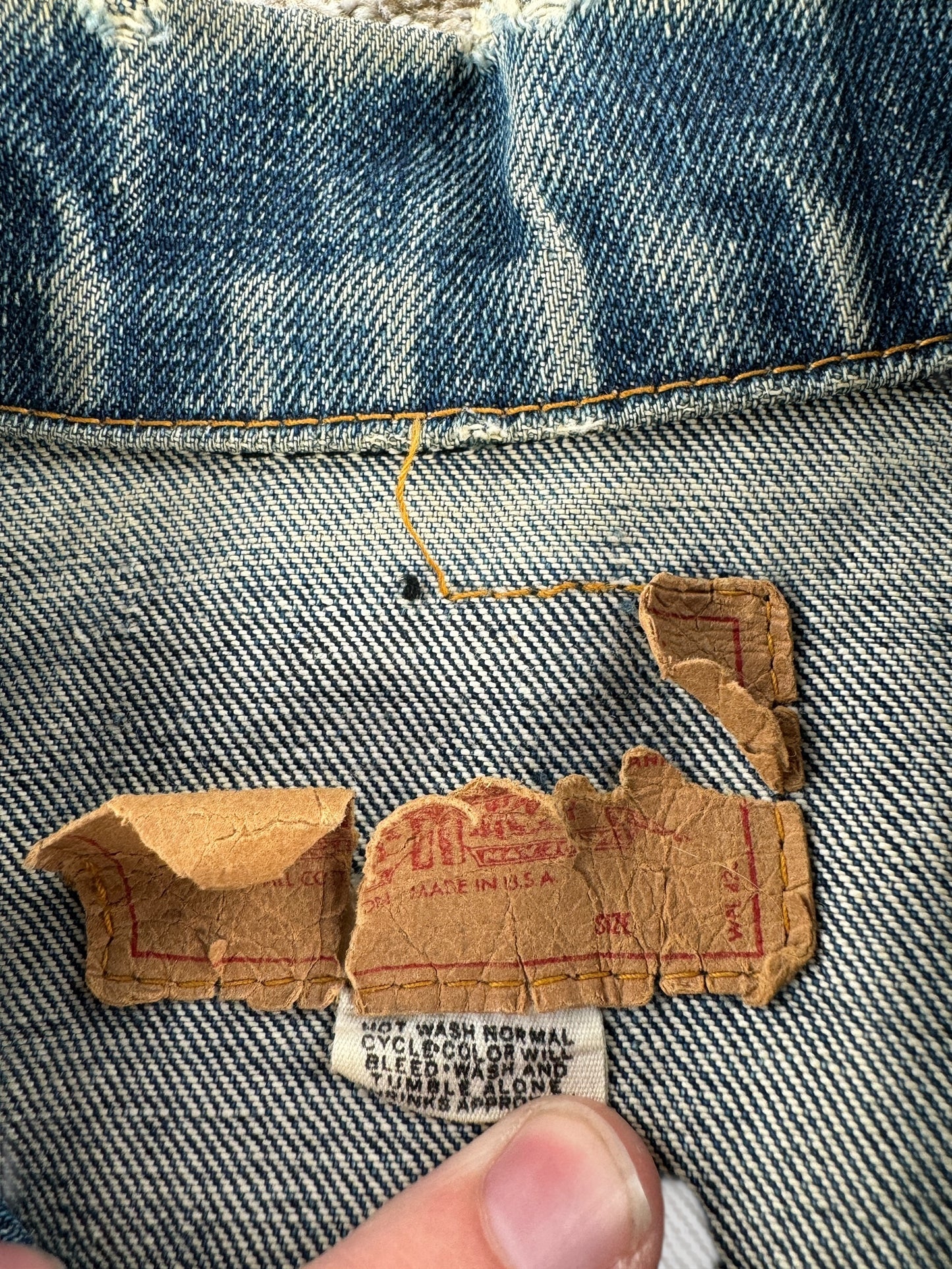 Tag on Vintage Big E Levis 70505 Jacket SZ 42 AS IS