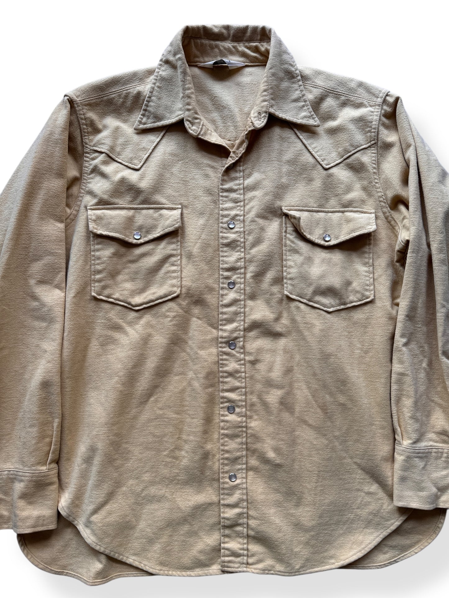 Front Close Up of Vintage Gold Chamois Woolrich Pearl Snap SZ XXL