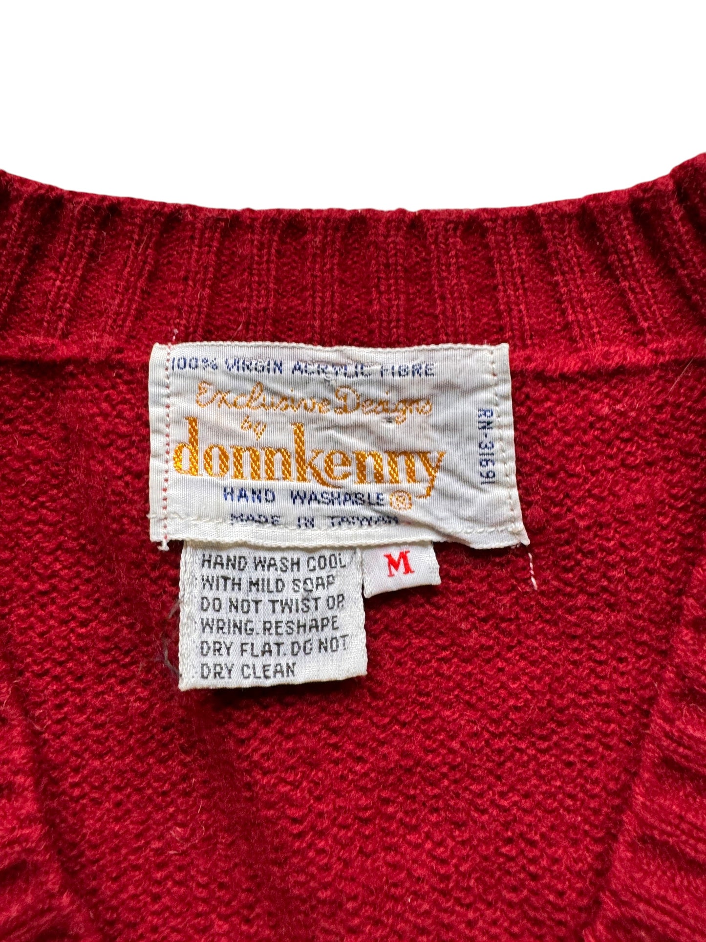 Label on Donnkenny Acrylic Festive Sweater SZ S